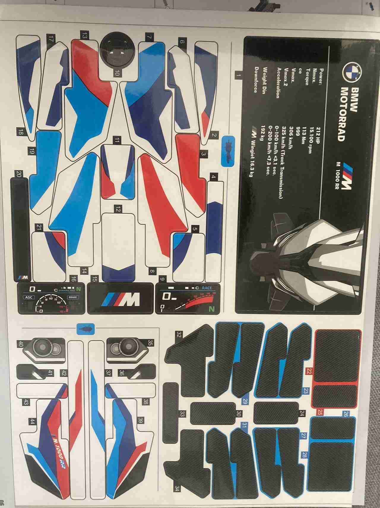 LEGO Technic BMW M 1000 RR - miniatura 3