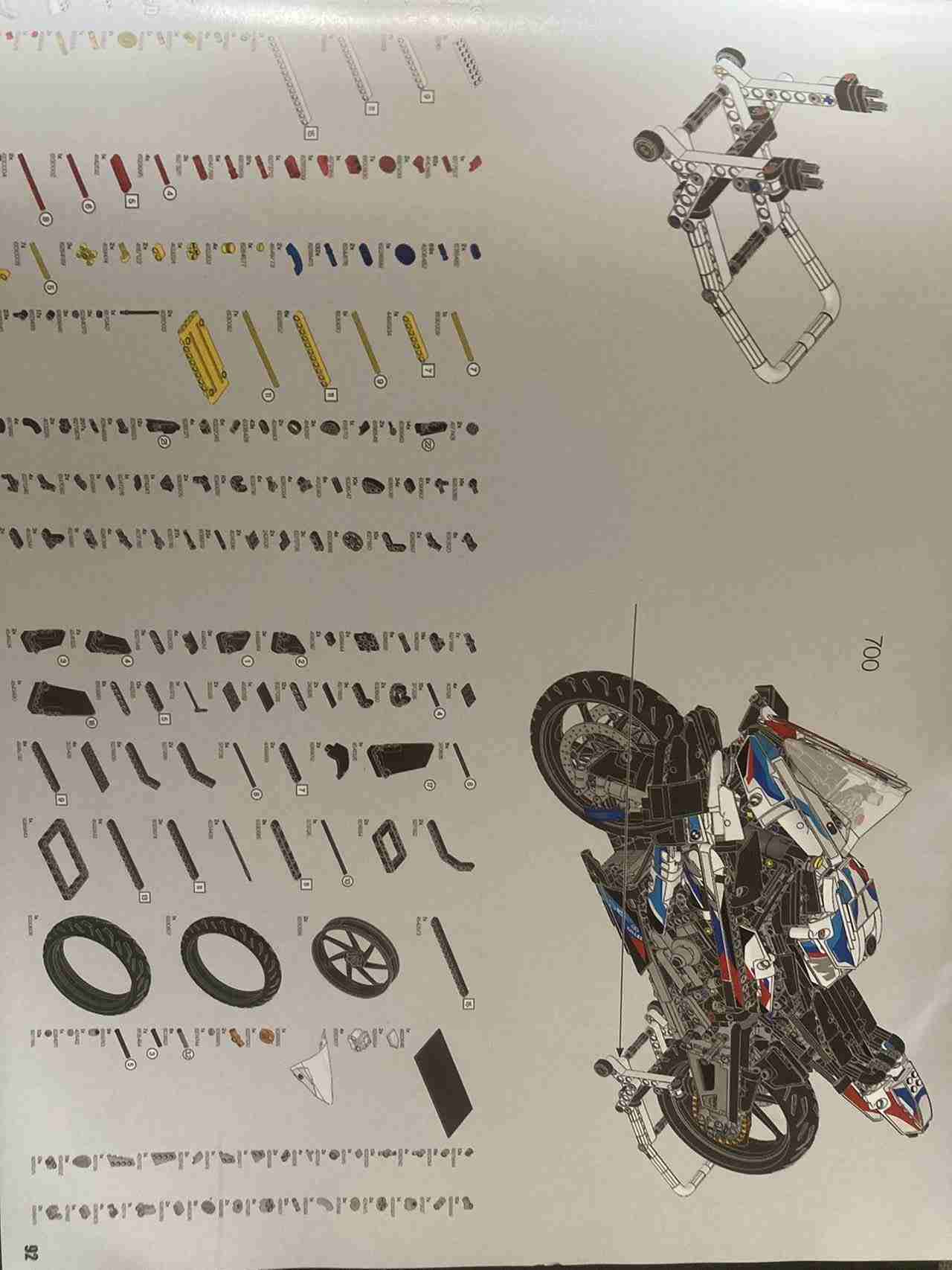 LEGO Technic BMW M 1000 RR - miniatura 4