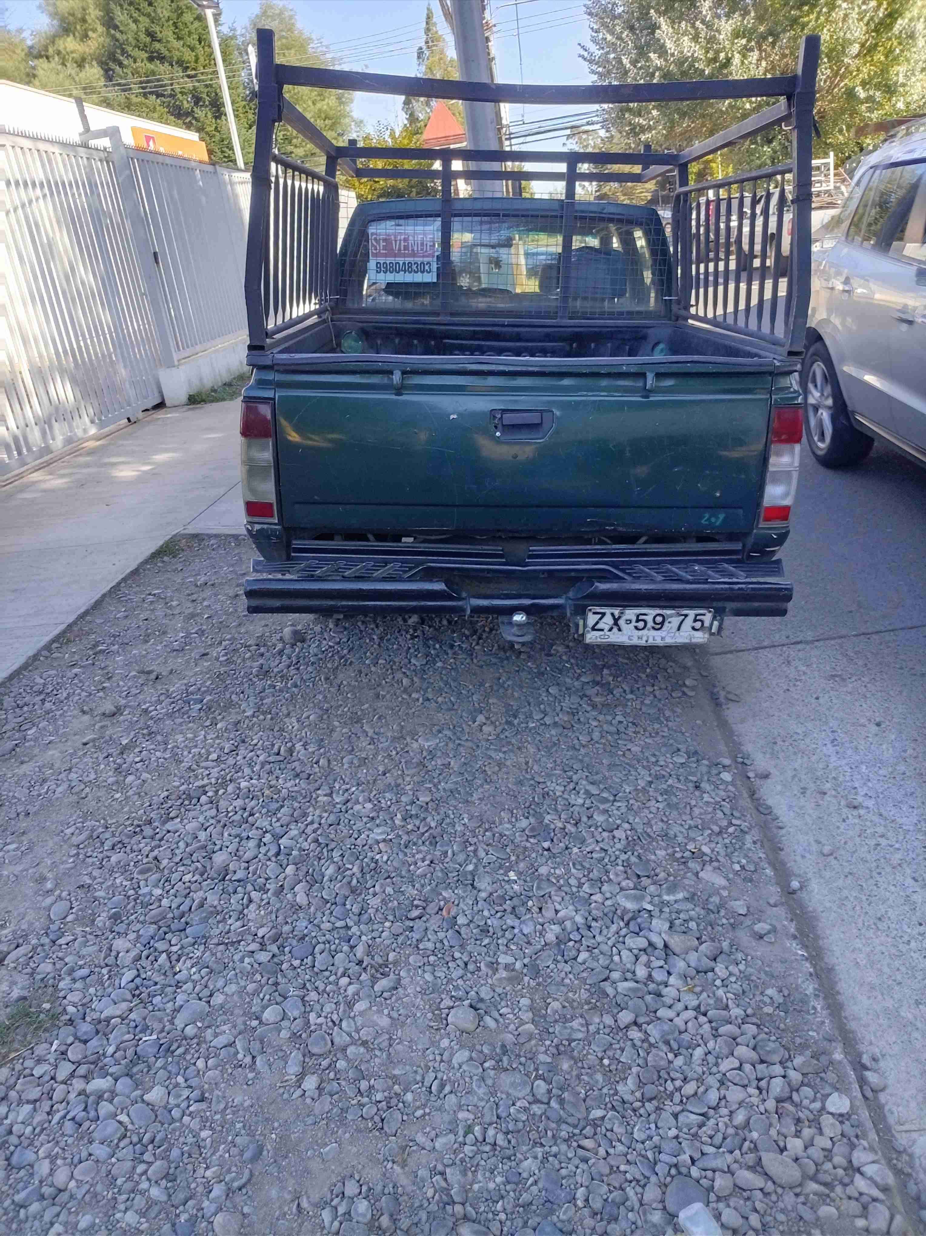 Camioneta pickup verde - miniatura 4