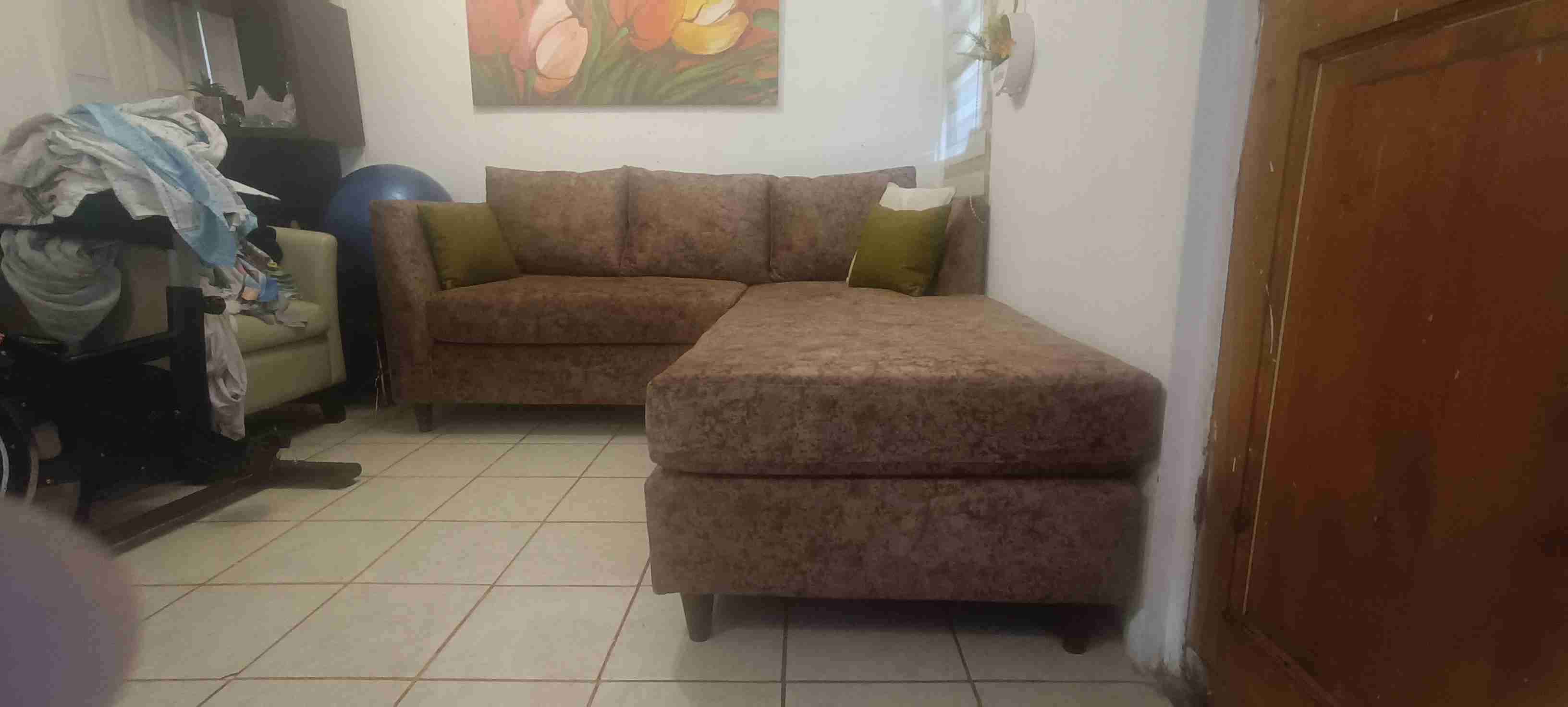 Sofá seccional marrón 2 x 2 - miniatura 4