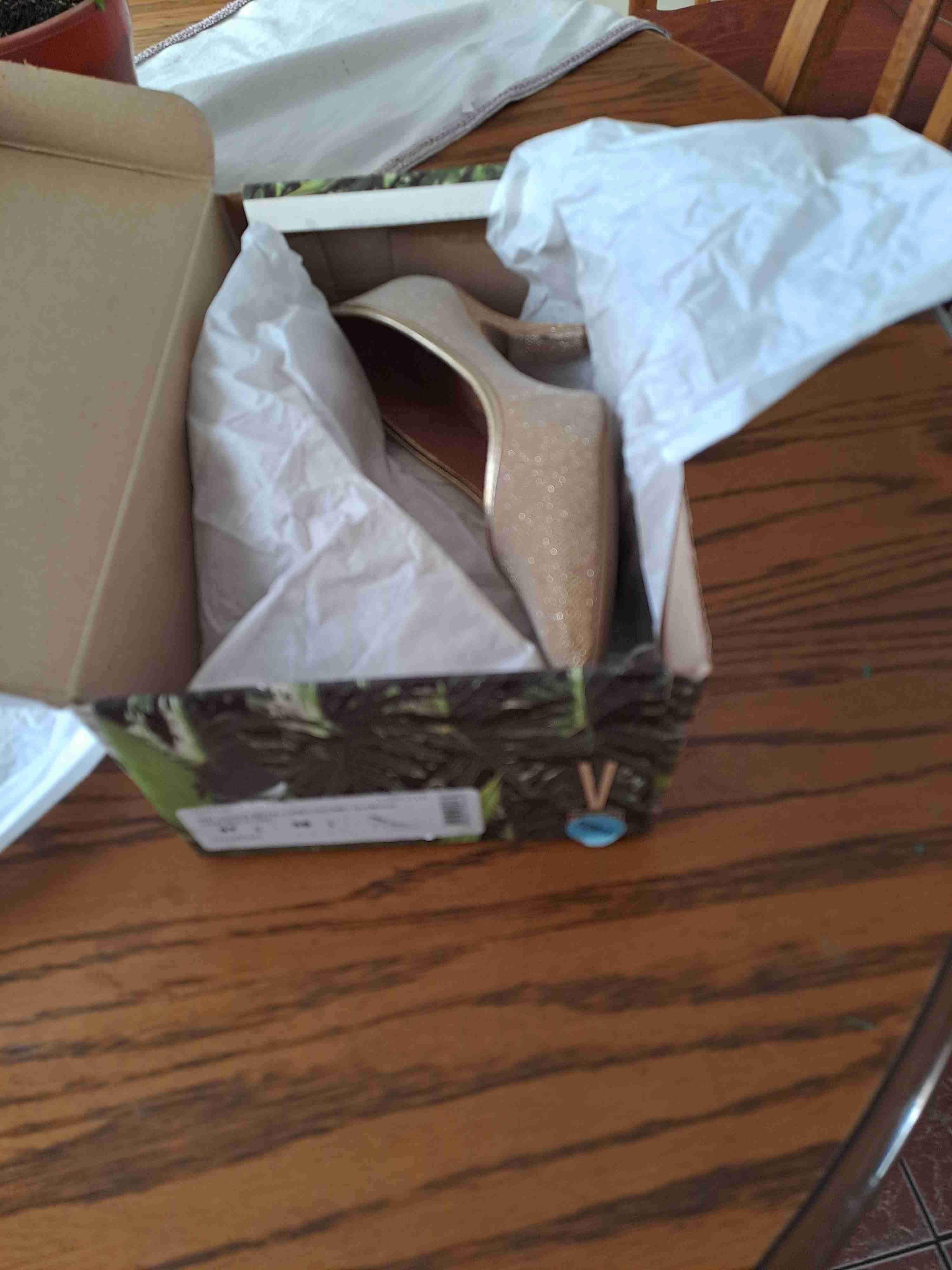 Tacones dorados con brillo Vizzano - miniatura 3