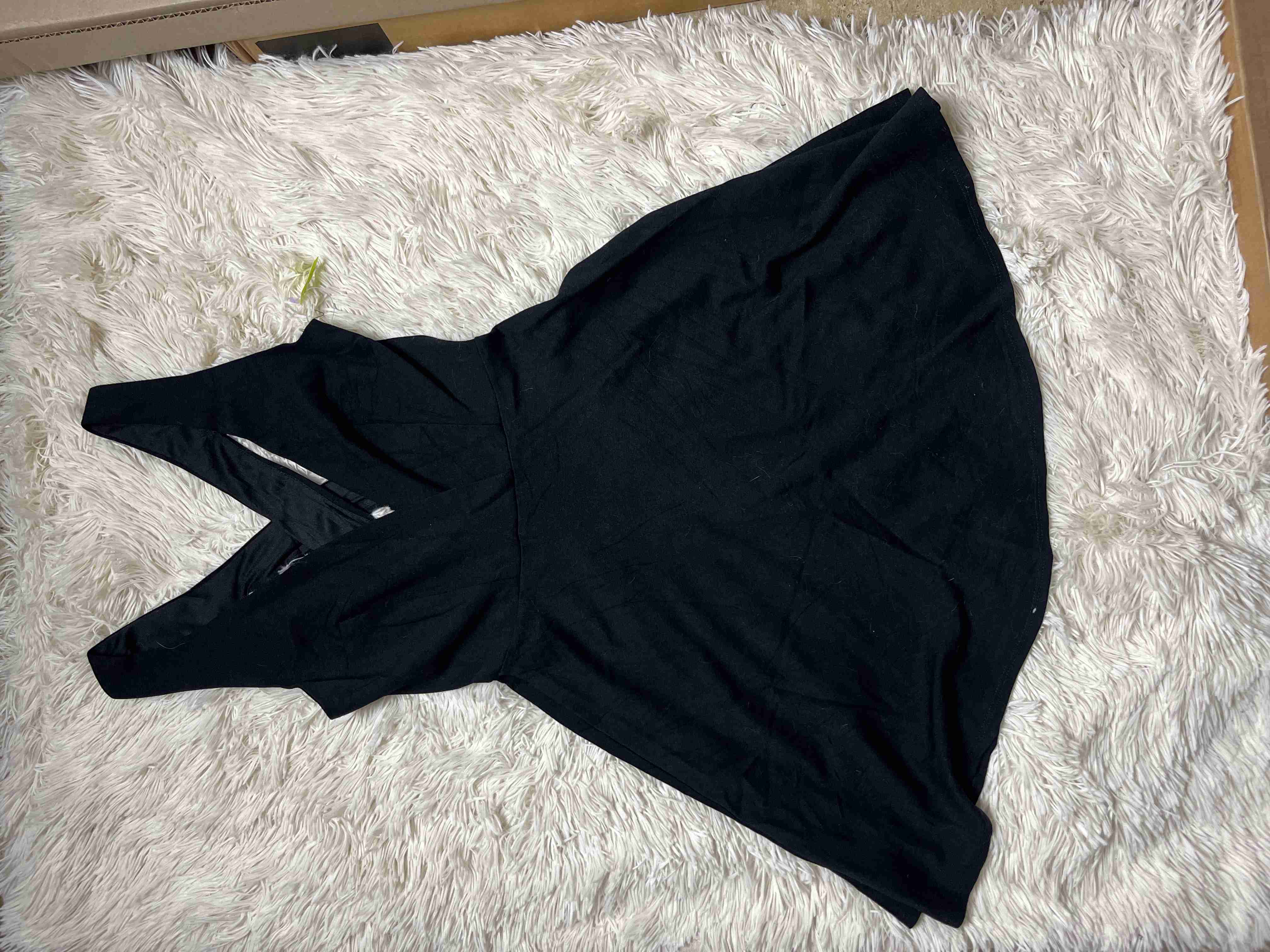 Vestido Goodwil negro elegante