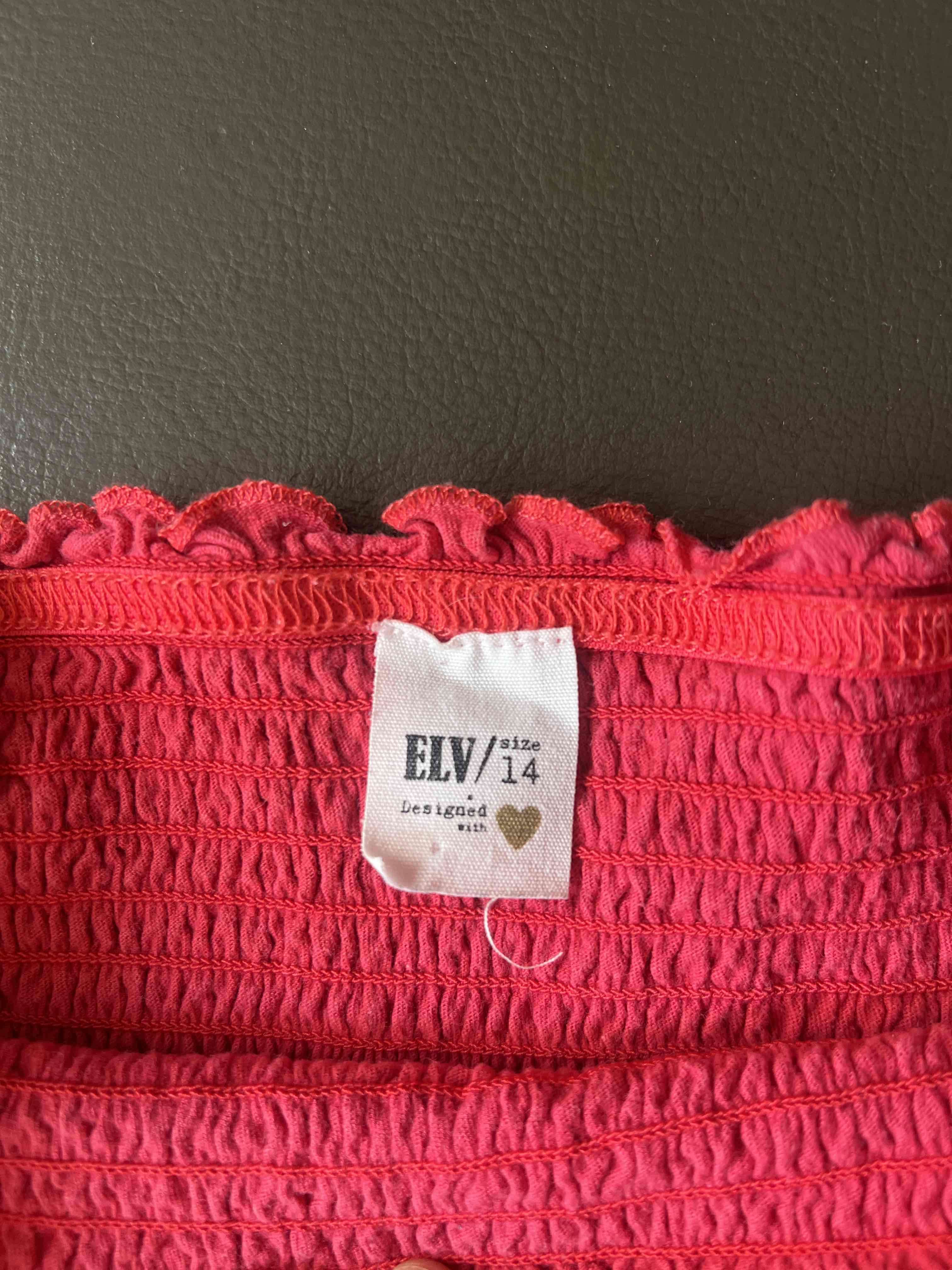 Top rojo fruncido elasticado - miniatura 2