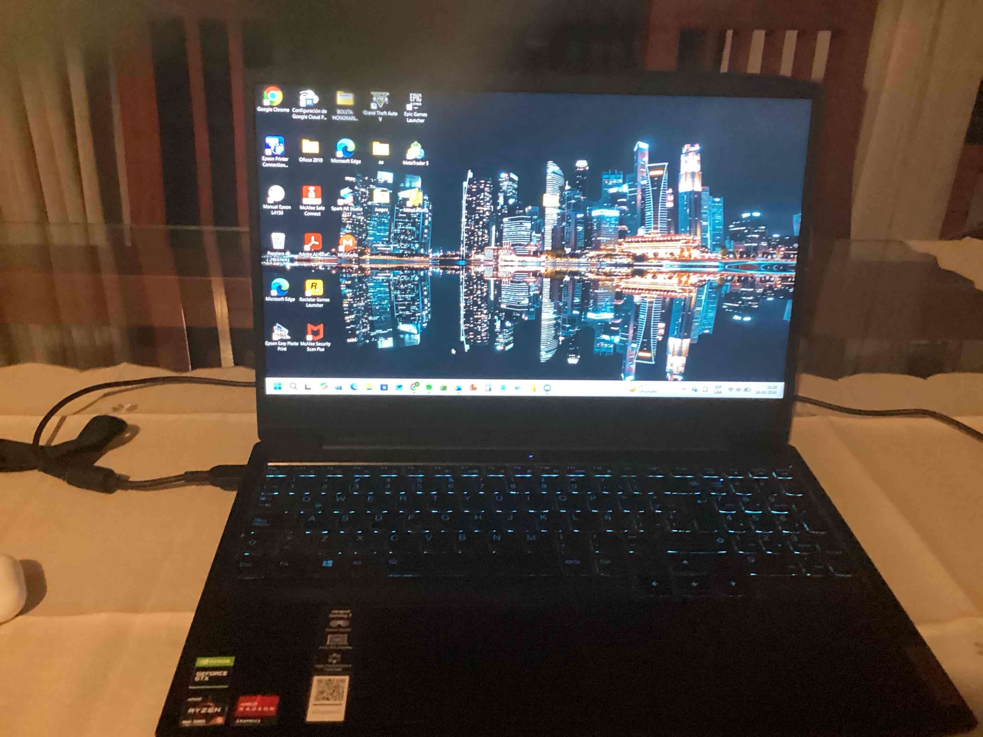 Notebook con teclado retroiluminado - miniatura 3