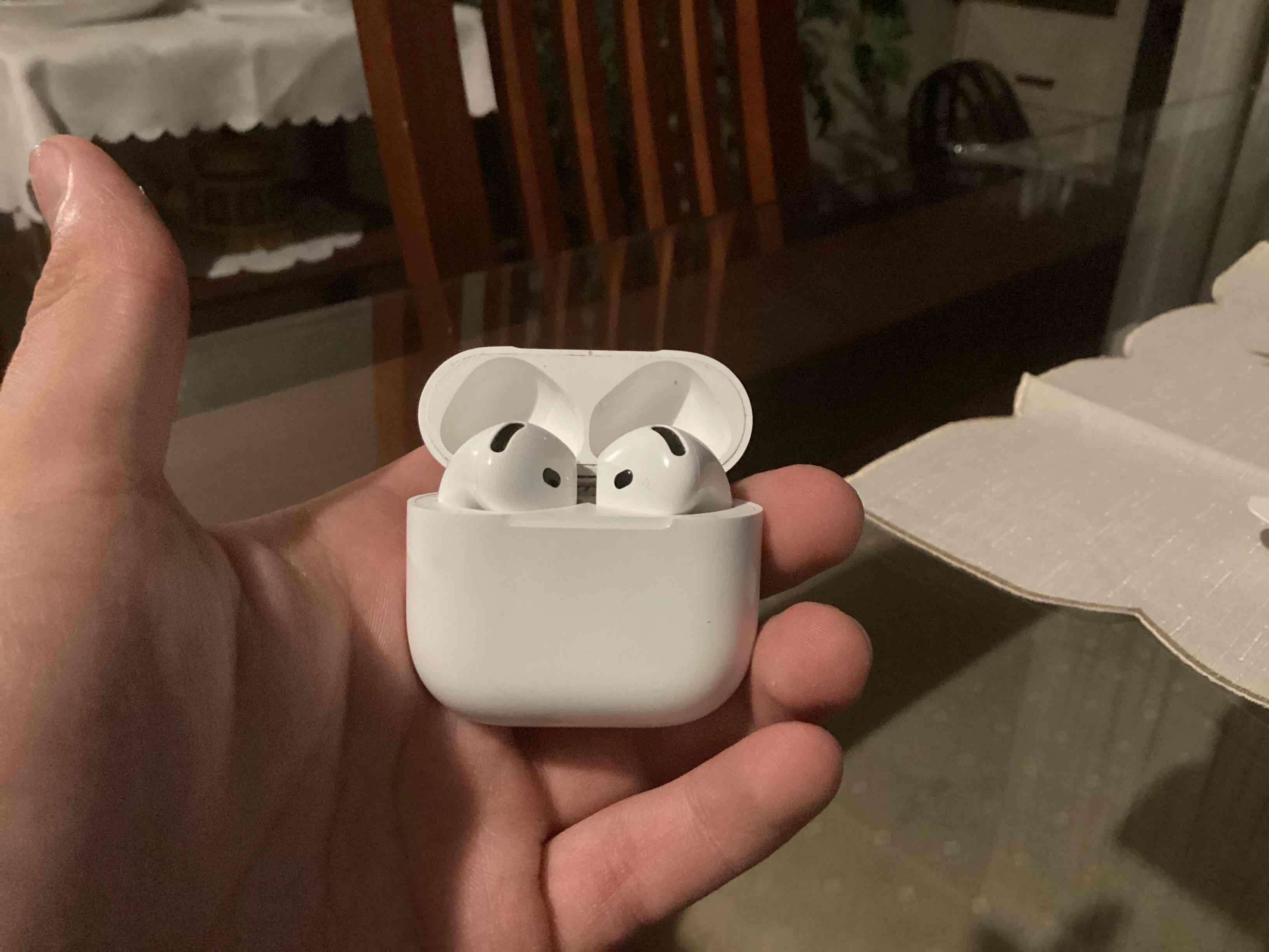 Audifonos AirPods 4 - miniatura 2