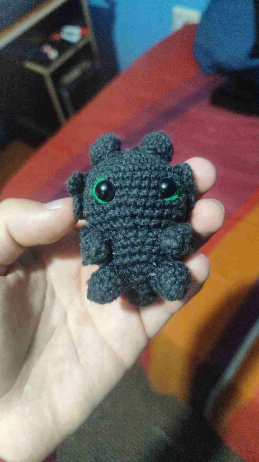 Muñeco de amigurumi tejido a mano