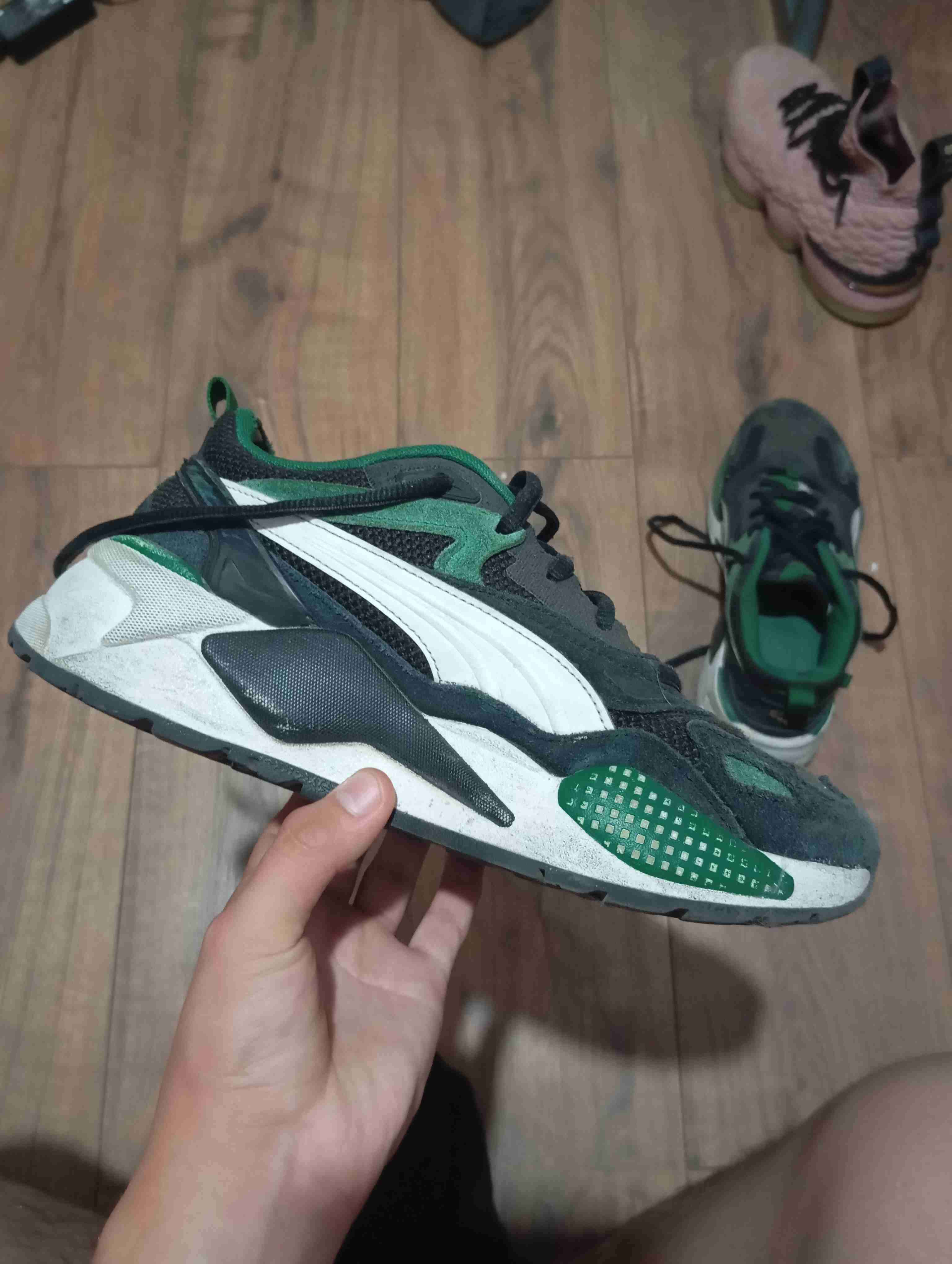 Zapatillas deportivas marca puma verde y negro - miniatura 3