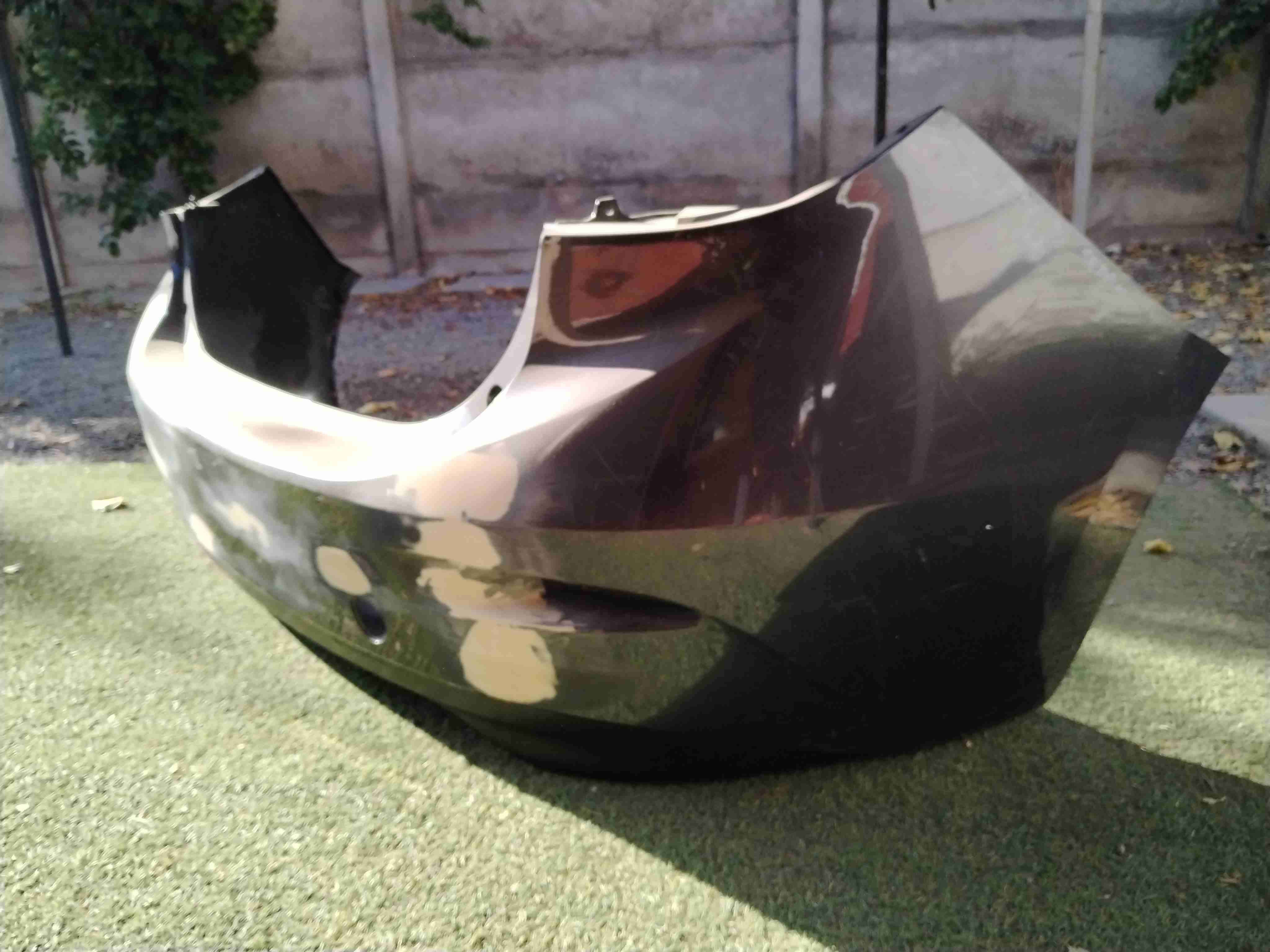 Parachoques trasero de auto Mazda año 2018 - miniatura 4