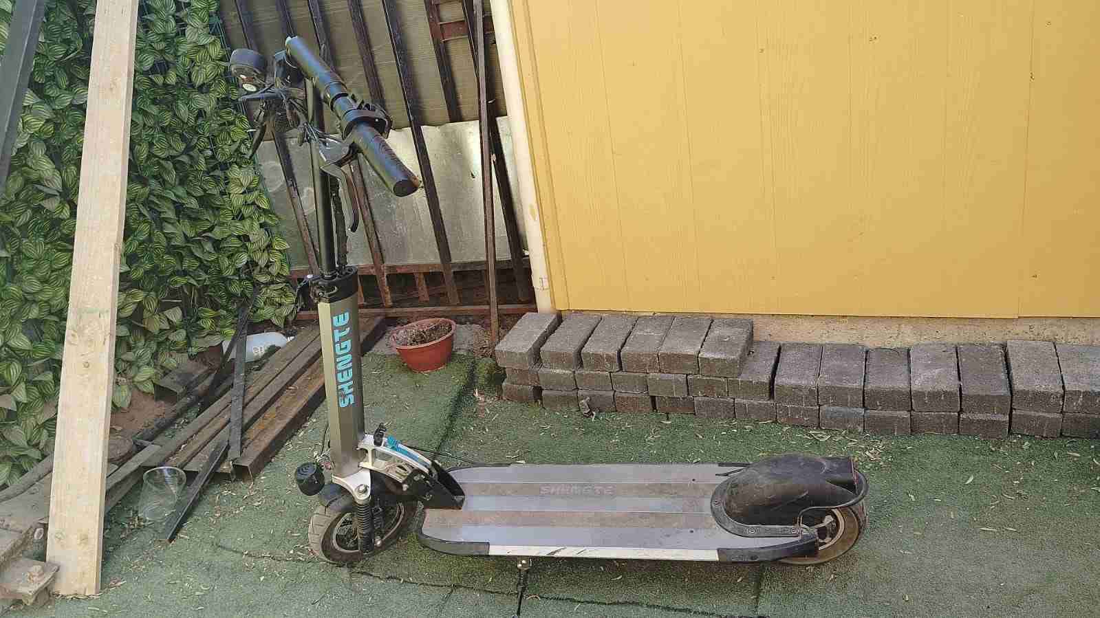 Scooter eléctrico grande usado - miniatura 2