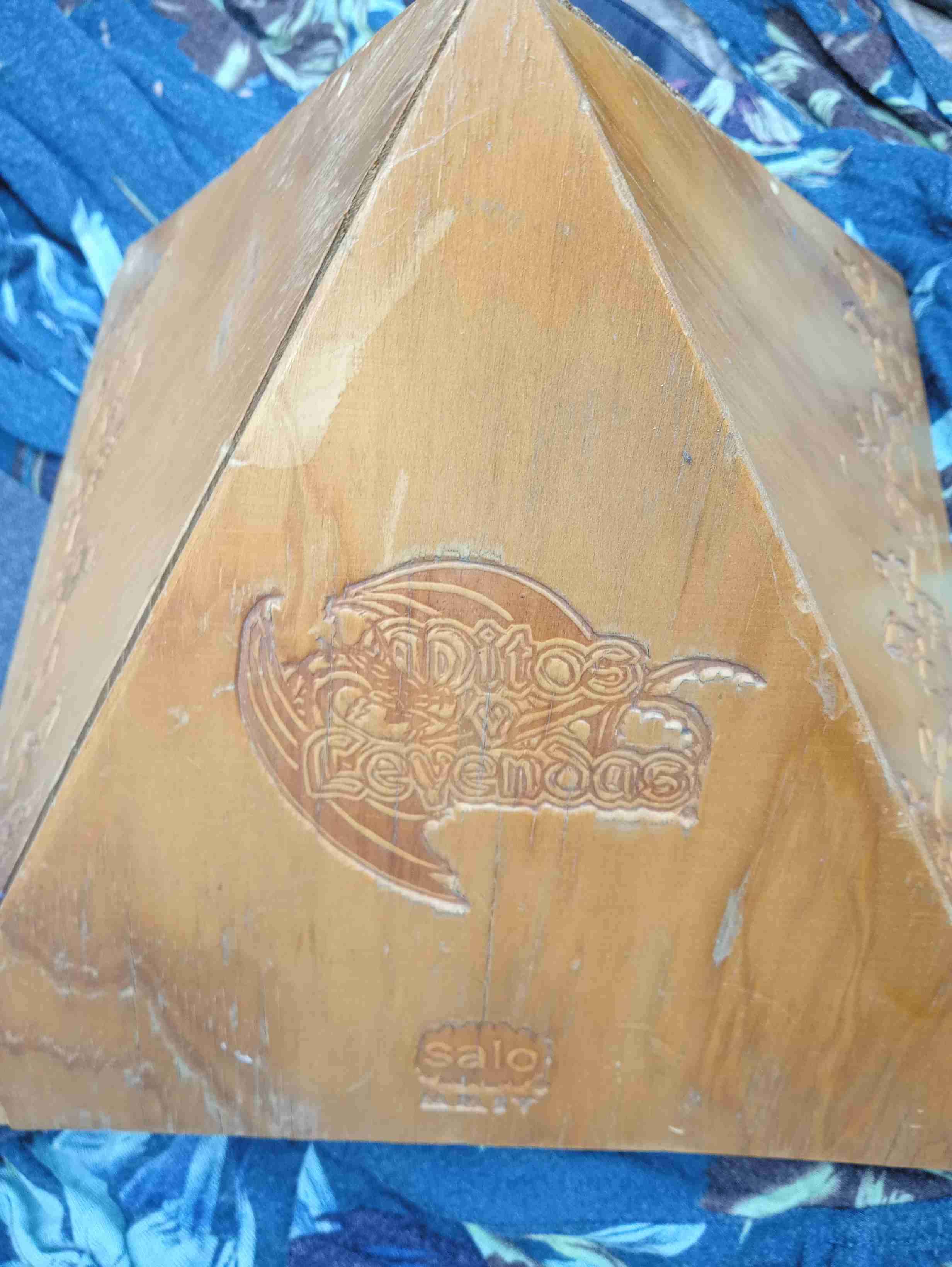 Caja piramidal Mitos y Leyendas - miniatura 2