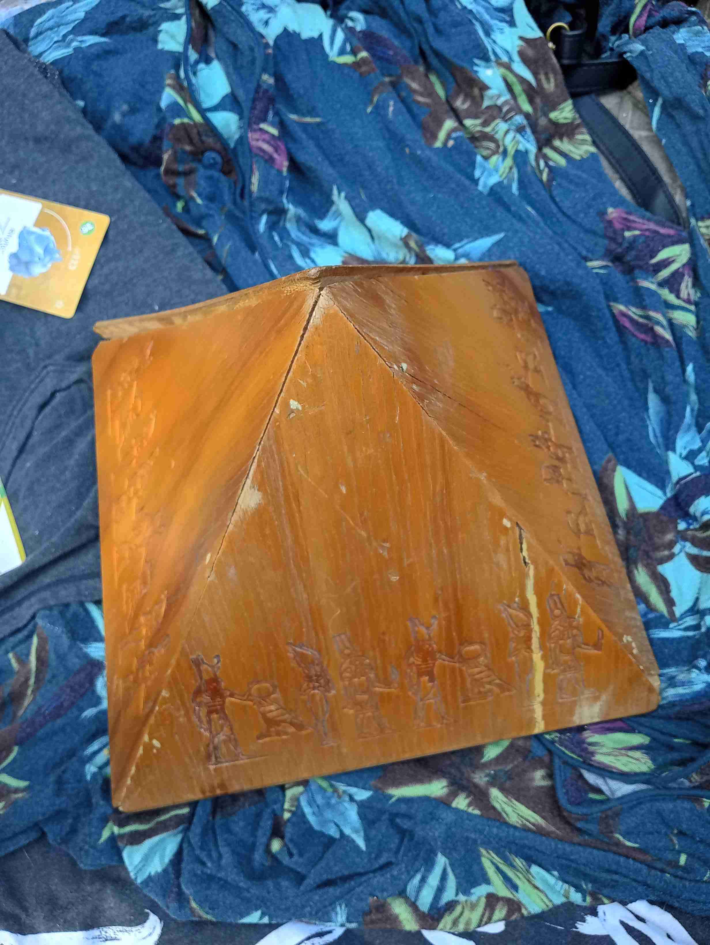 Caja piramidal Mitos y Leyendas - miniatura 5