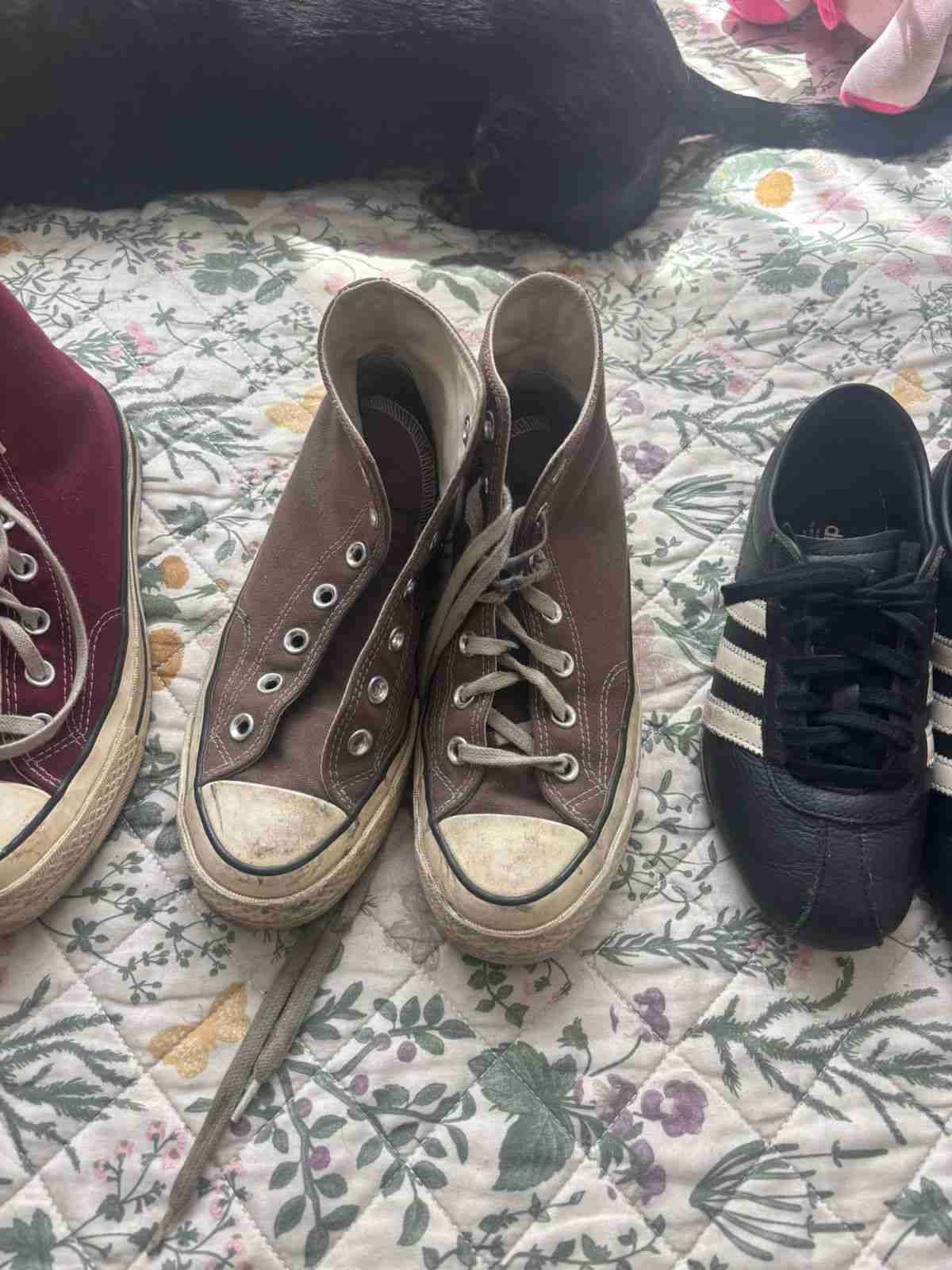 Zapatillas Converse marrones usadas