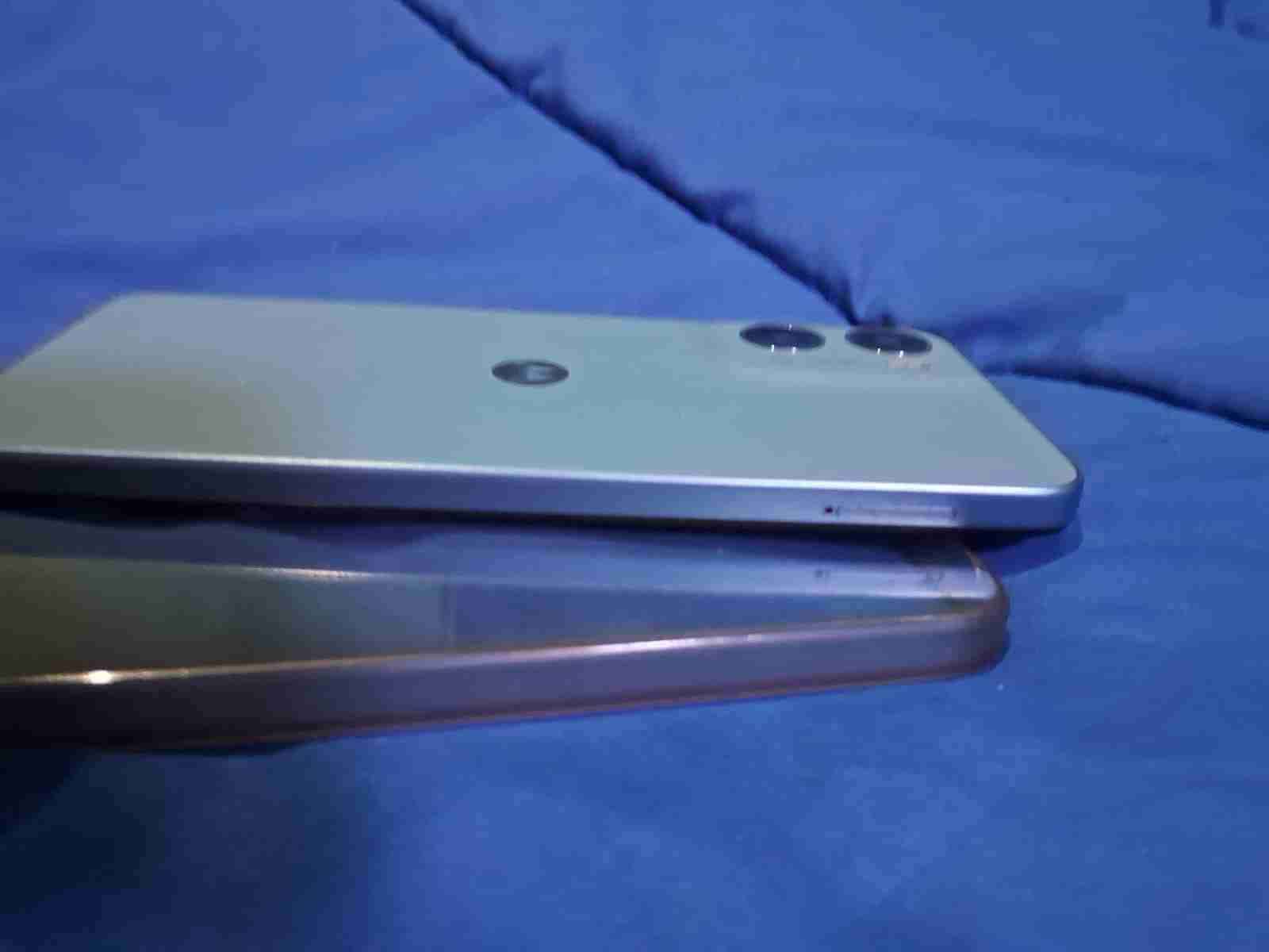 Celular Motorola E15 - miniatura 5