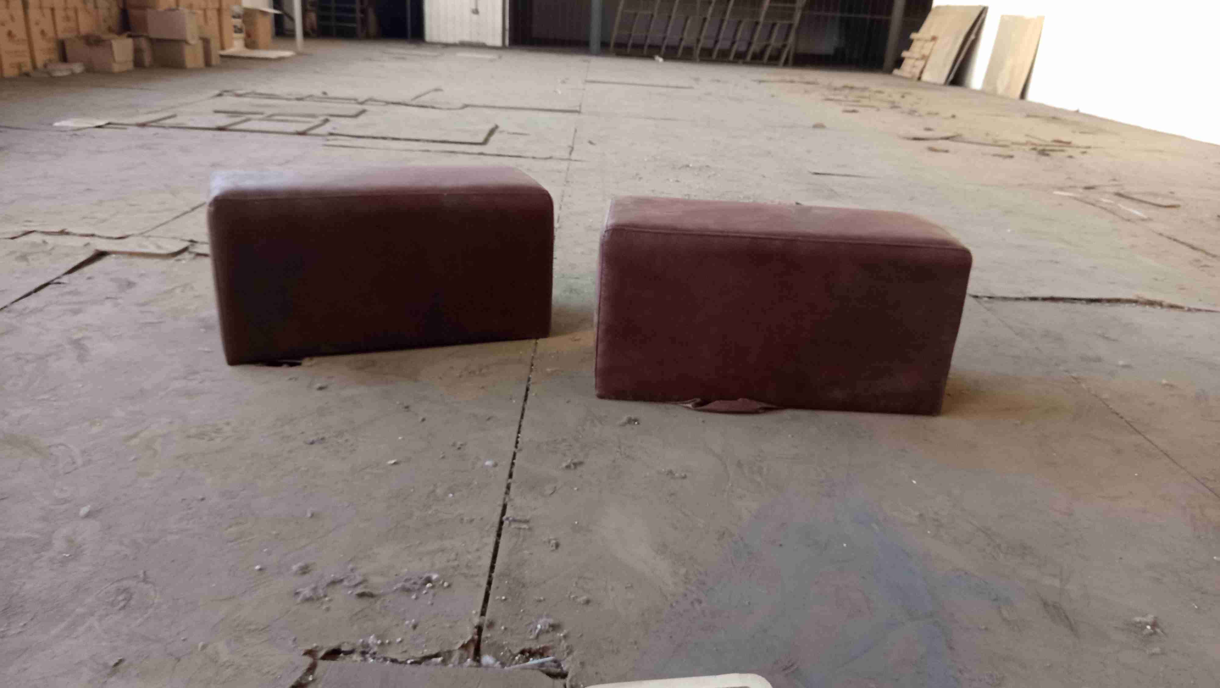 Pufs rectangulares marrones