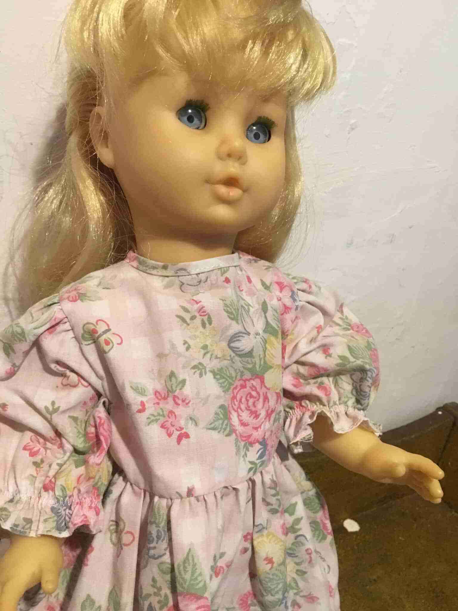 Muñeca vintage acordonada - miniatura 3