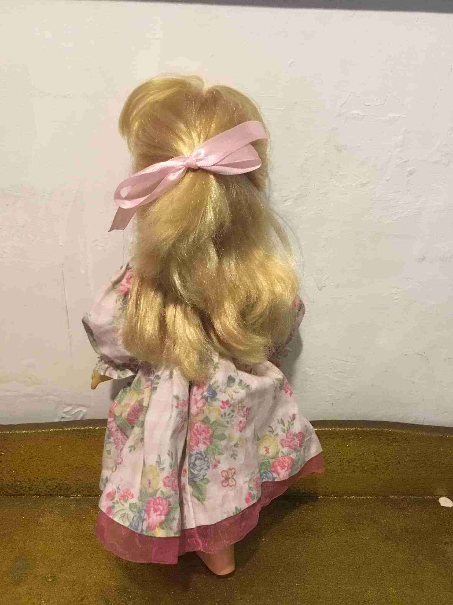 Muñeca vintage acordonada - miniatura 4