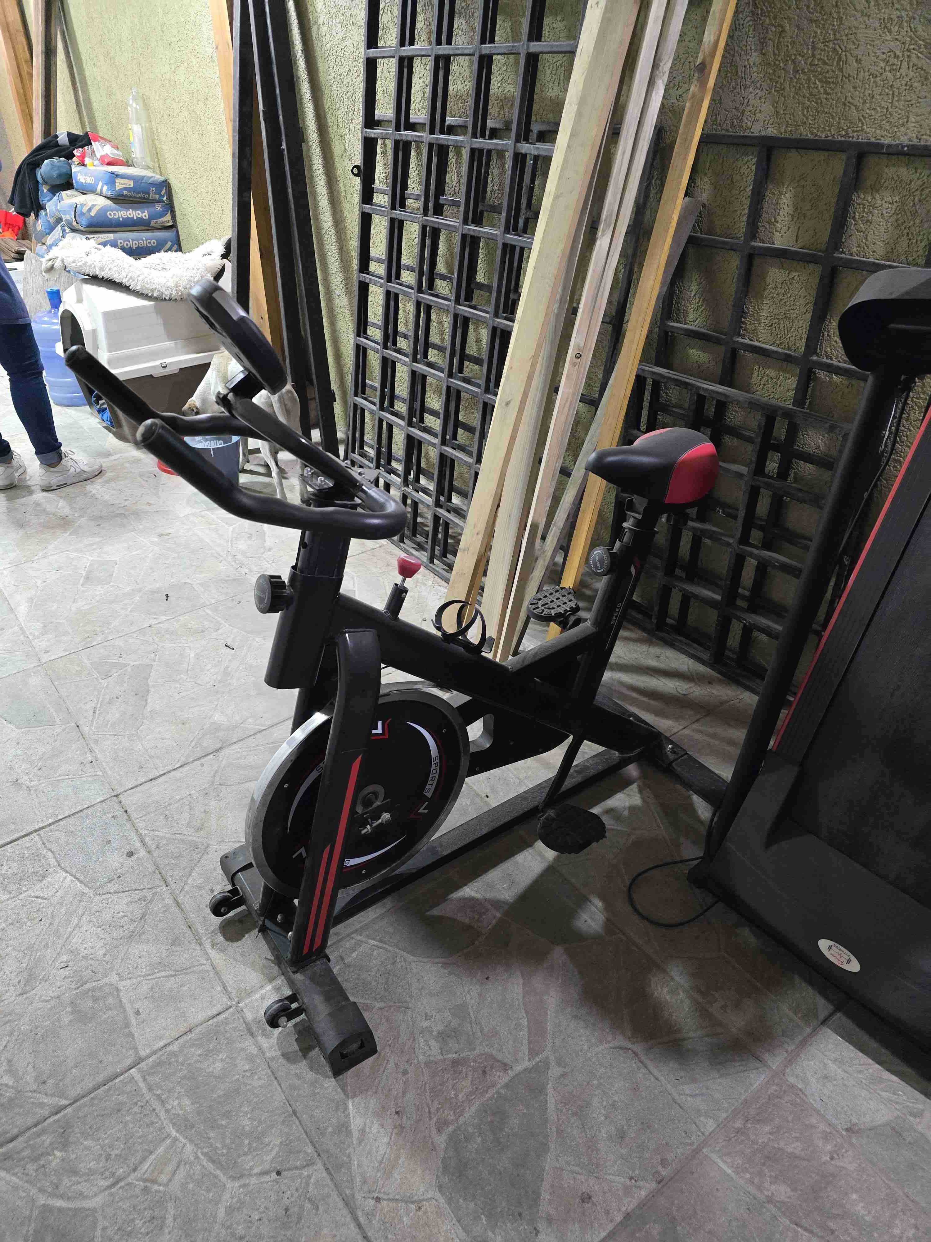 Bicicleta estática negra - miniatura 3