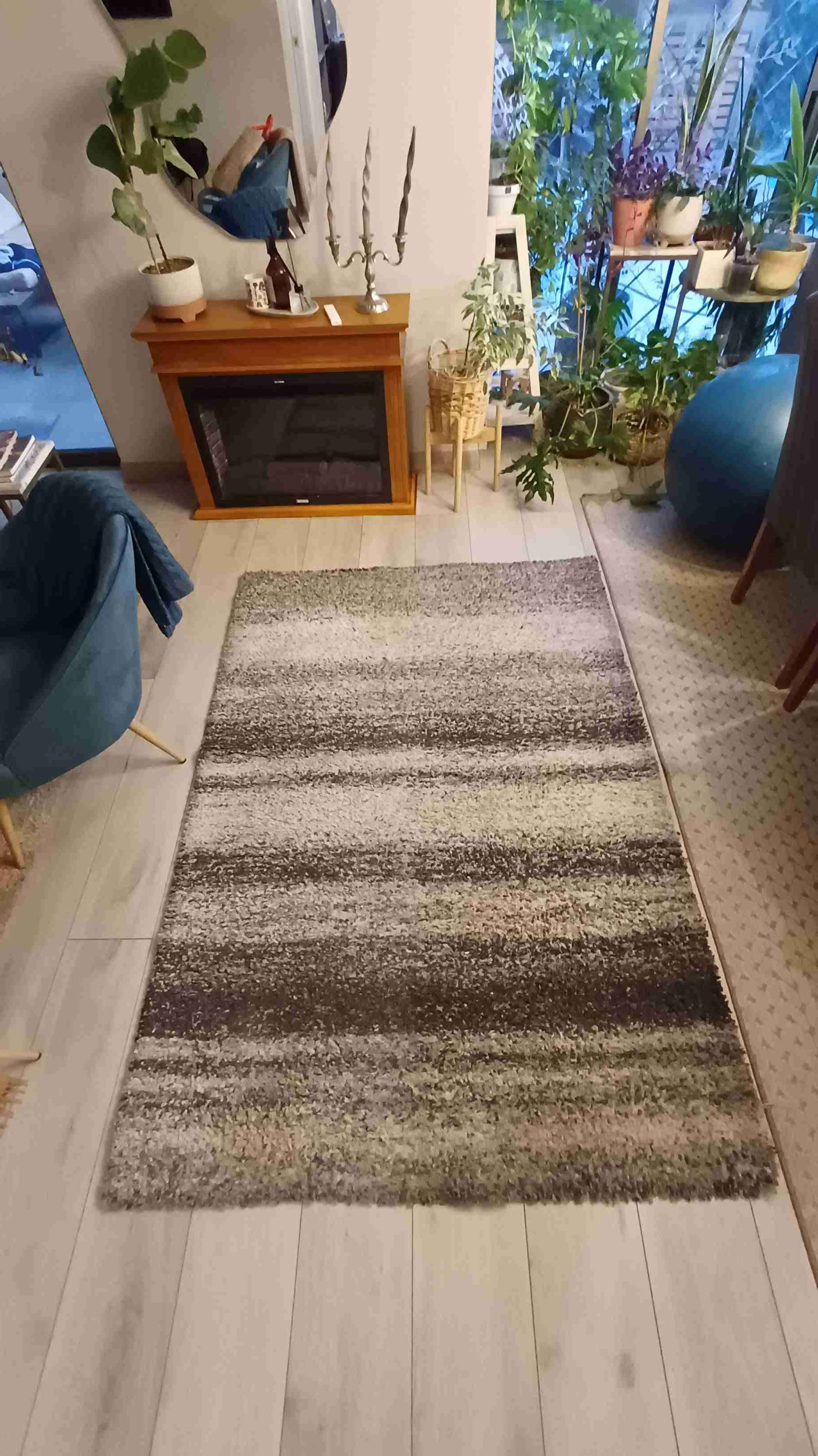 Alfombra grande en tonos grises