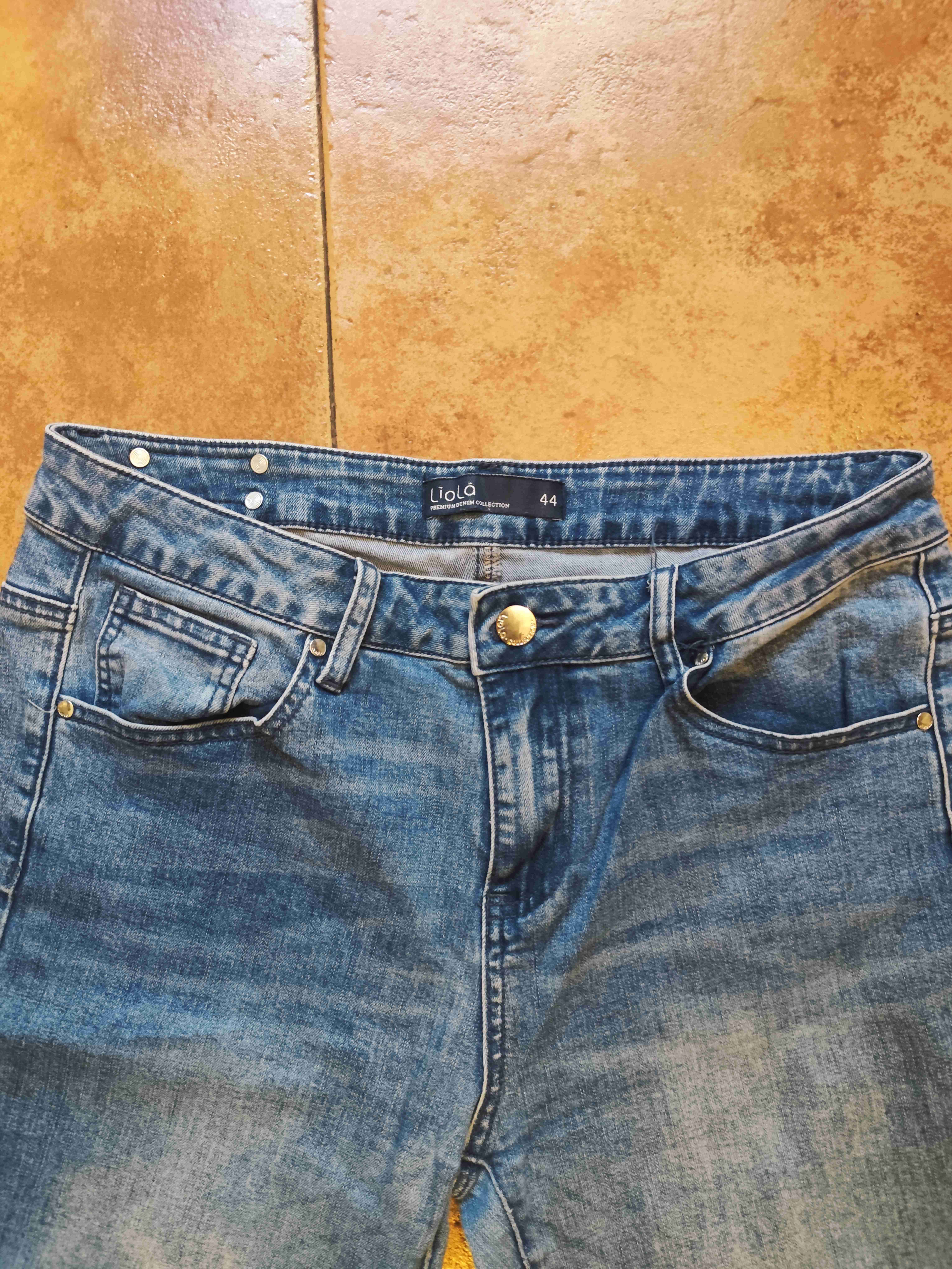 Jeans pescador con bordado Liola - miniatura 3