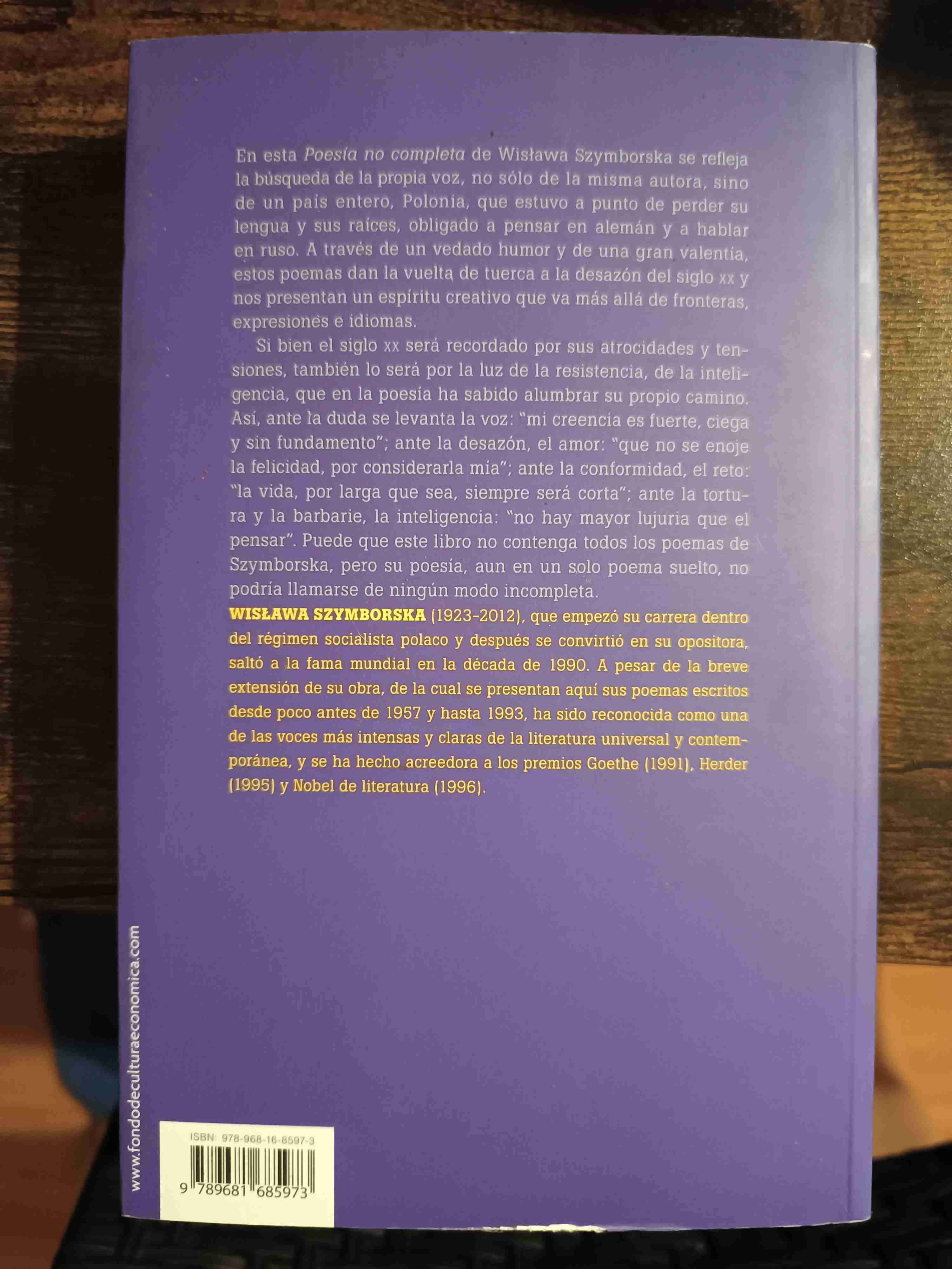 Libro 'Poesía no completa' Wisława Szymborska - miniatura 2