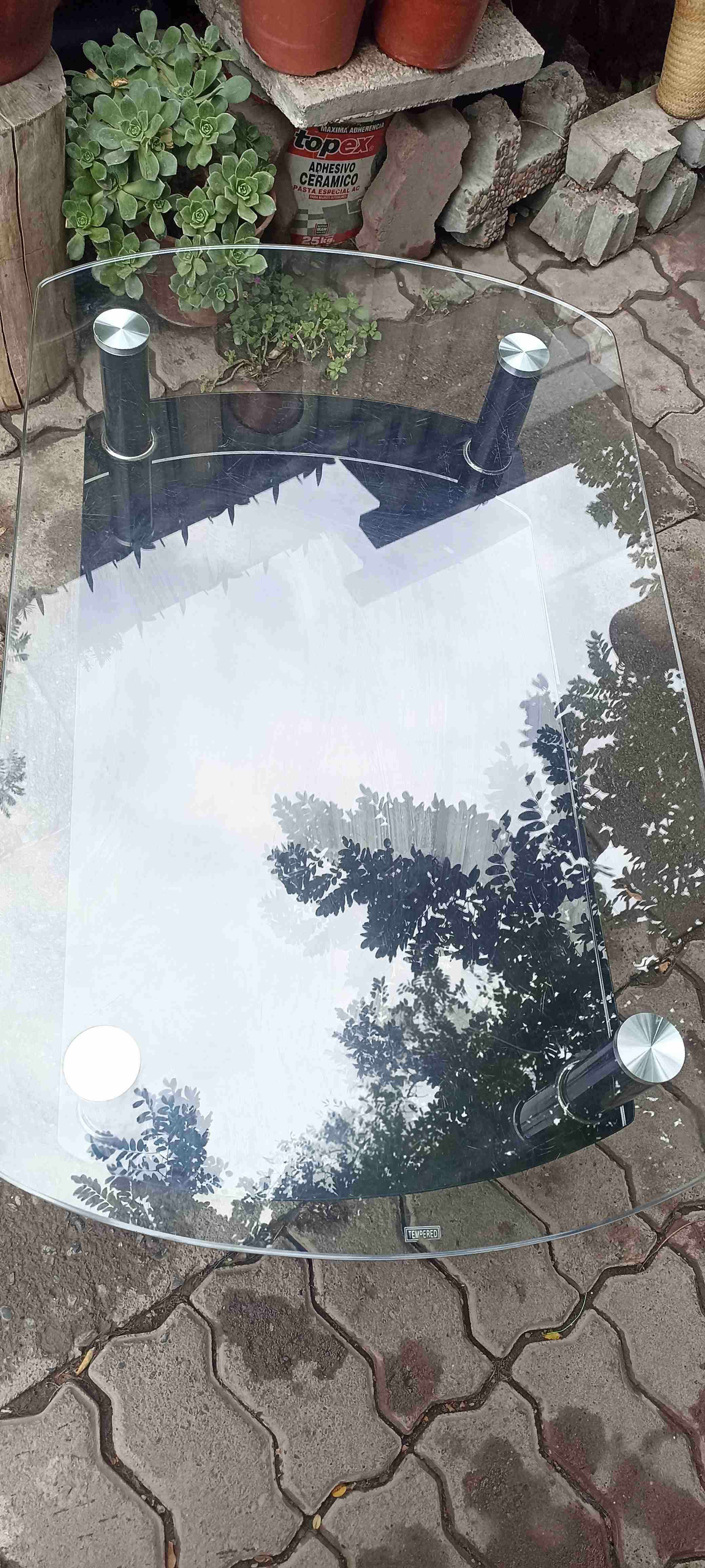 Mesa de centro de vidrio y metal - miniatura 2