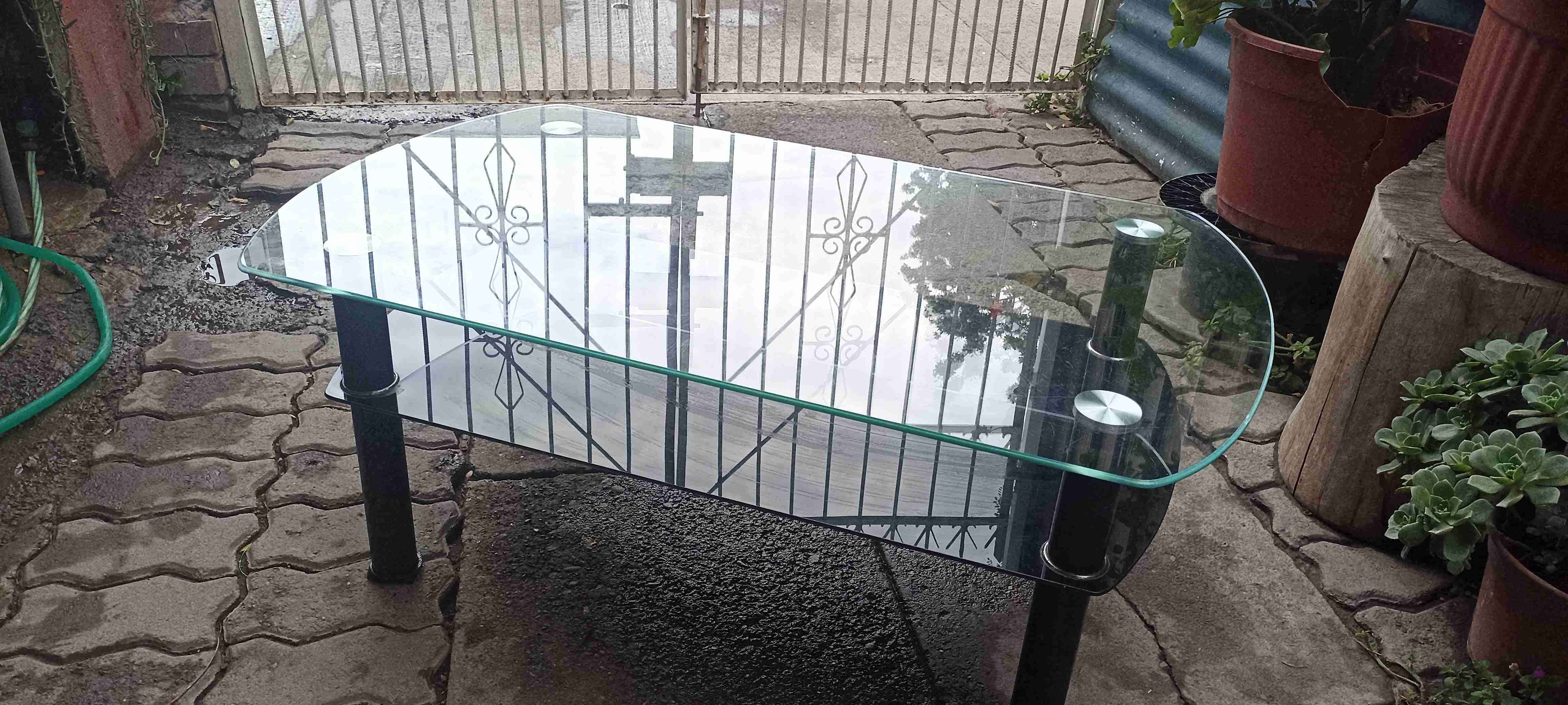 Mesa de centro de vidrio y metal - miniatura 3