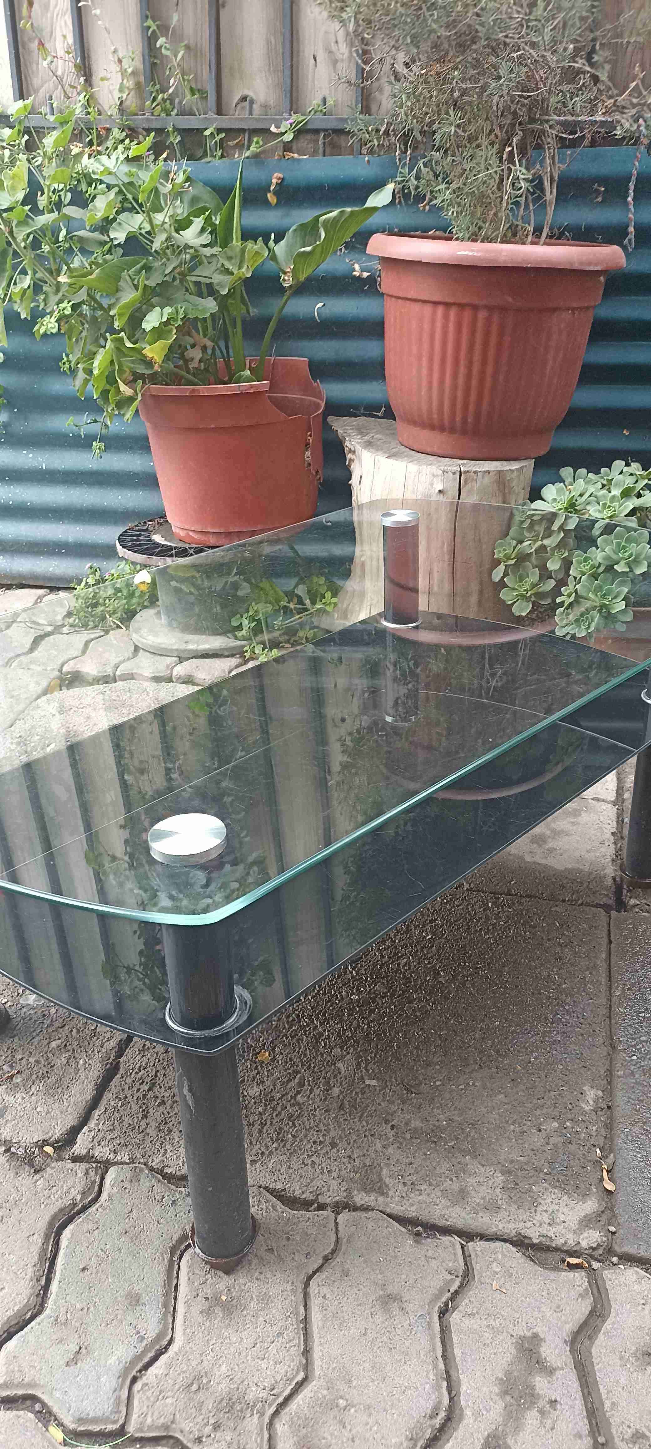 Mesa de centro de vidrio y metal - miniatura 4