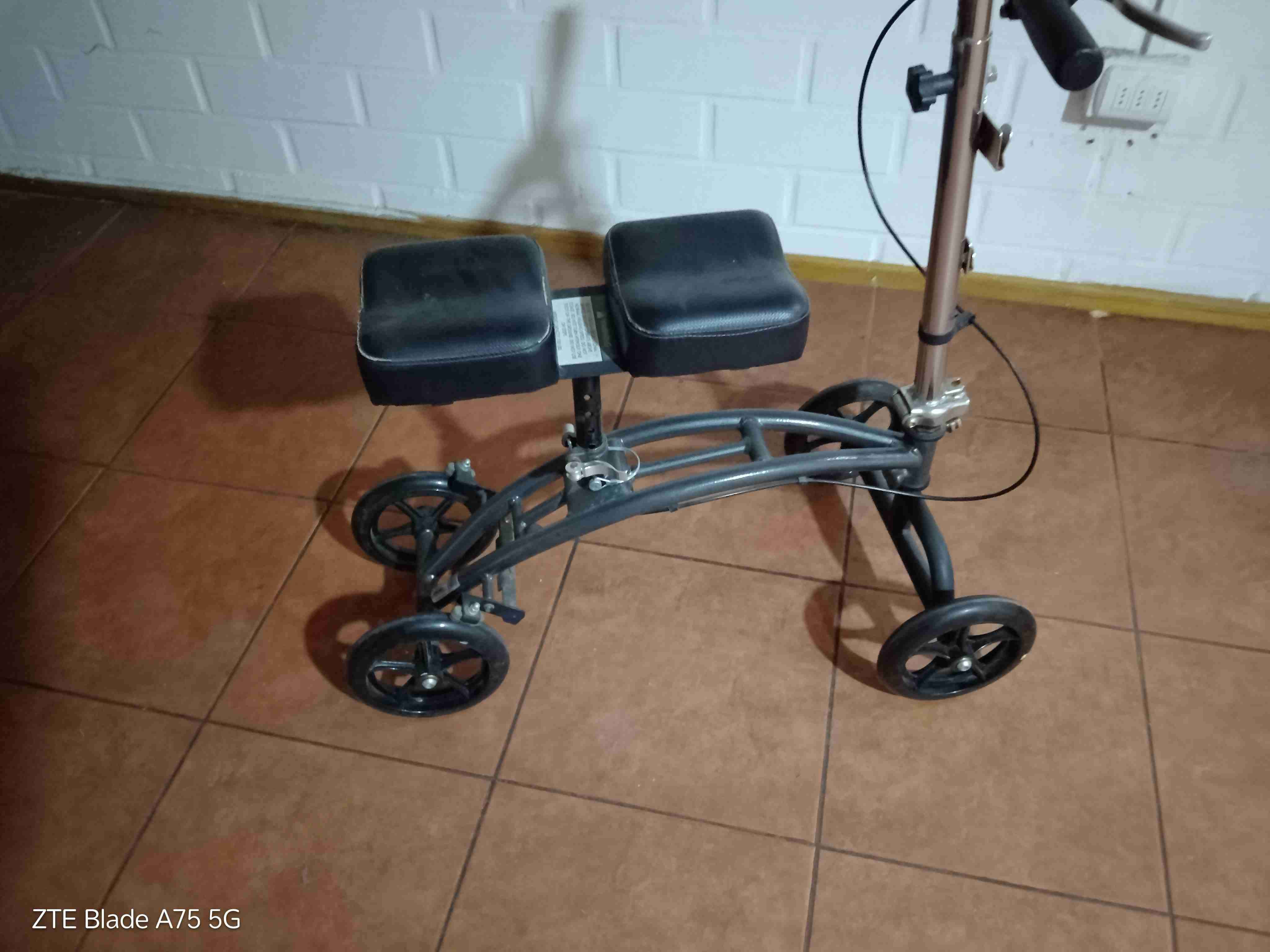 Scooter plegable con asiento - miniatura 2