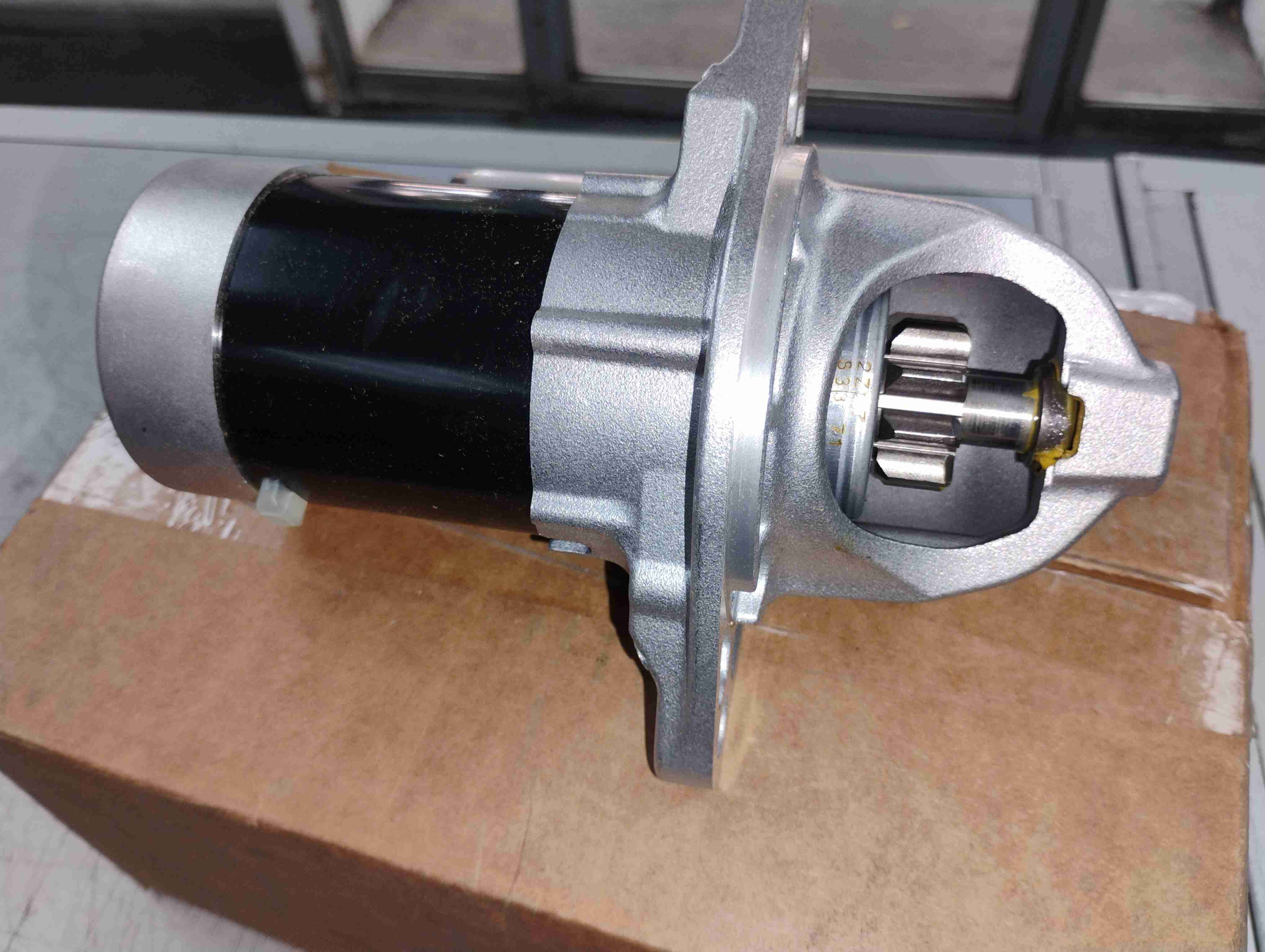 Motor de arranque automotriz - miniatura 2