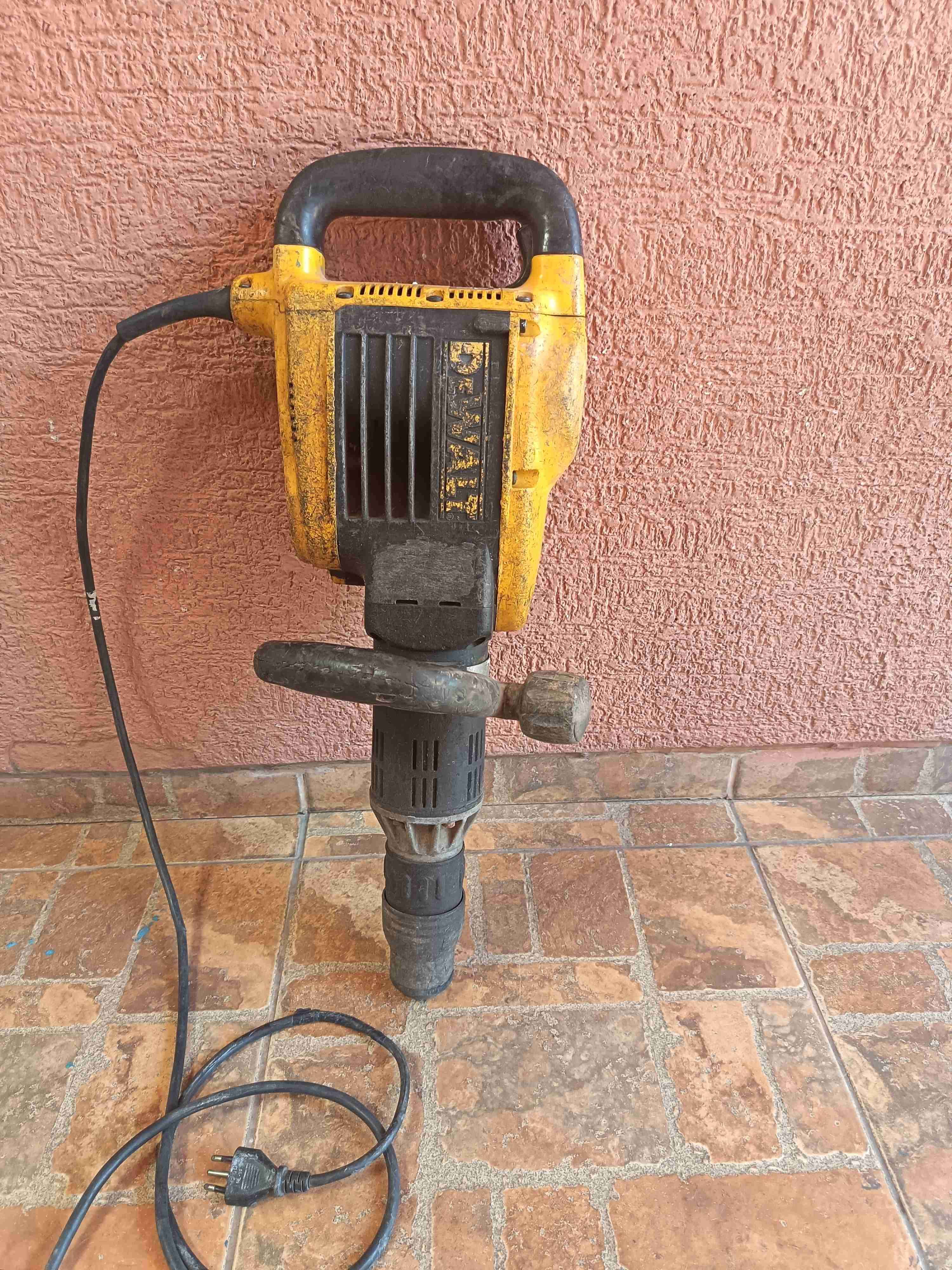 Martillo demoledor eléctrico dewalt - miniatura 2