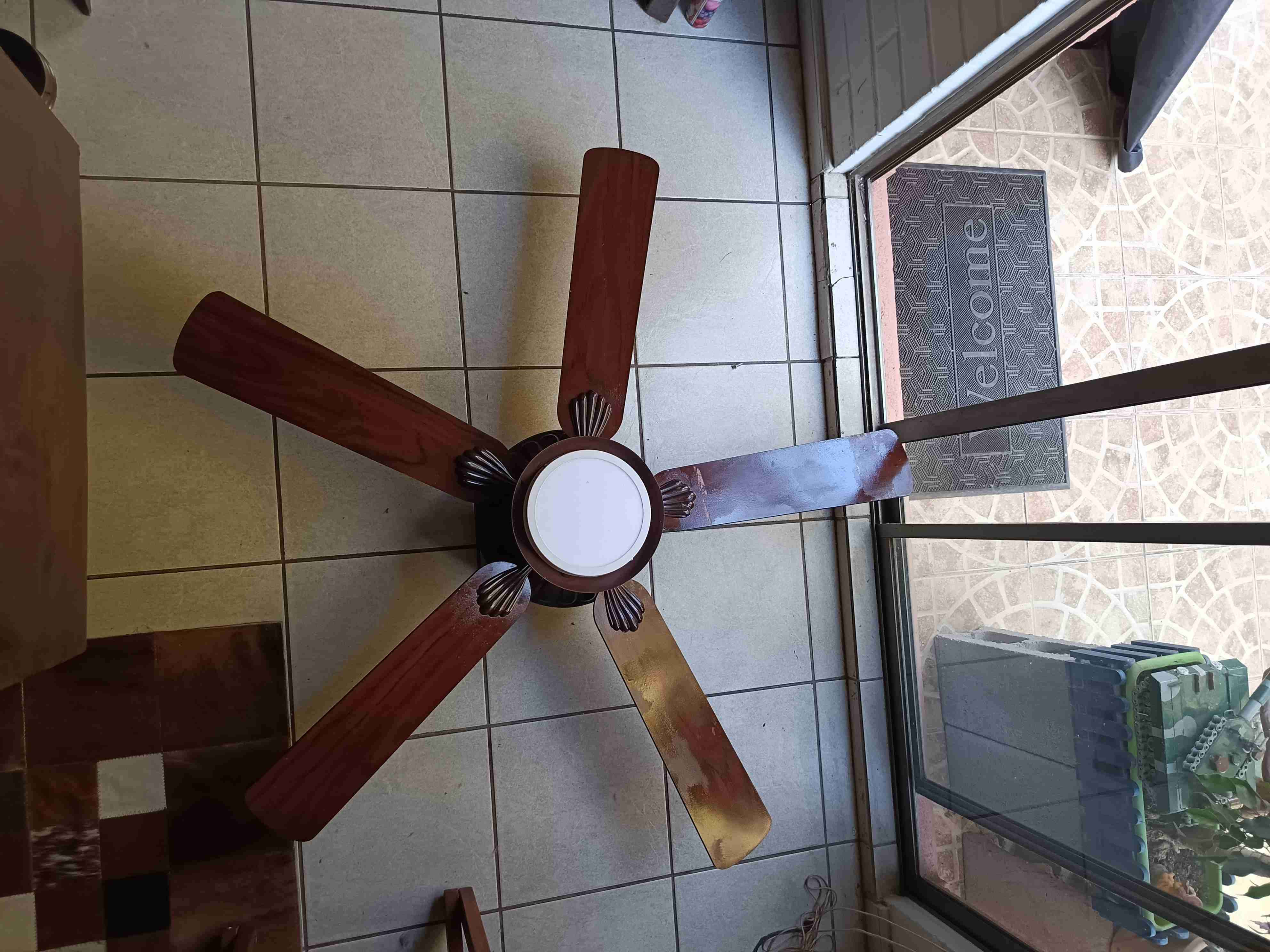 Ventilador de techo antiguo - miniatura 2