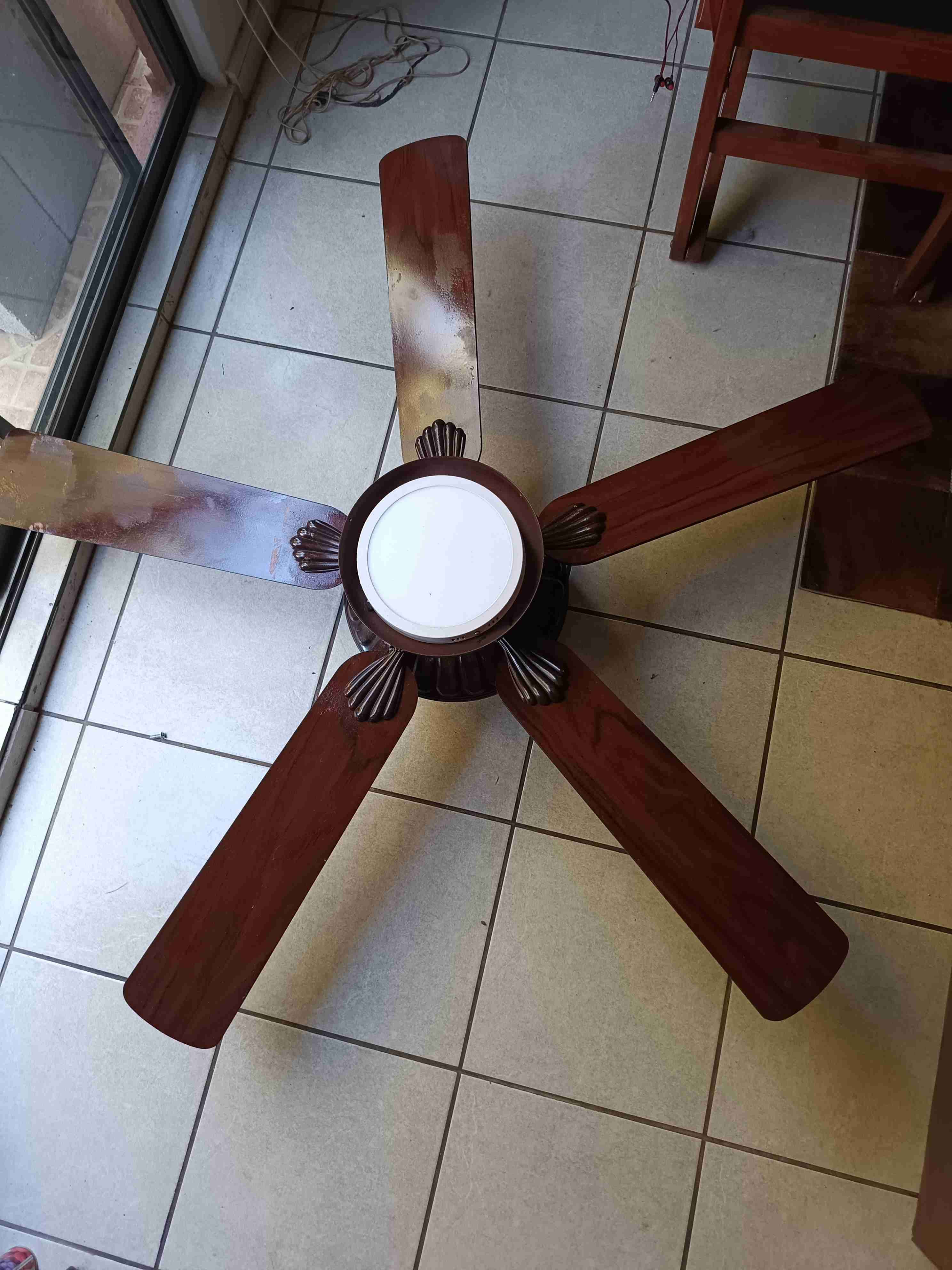 Ventilador de techo antiguo - miniatura 3