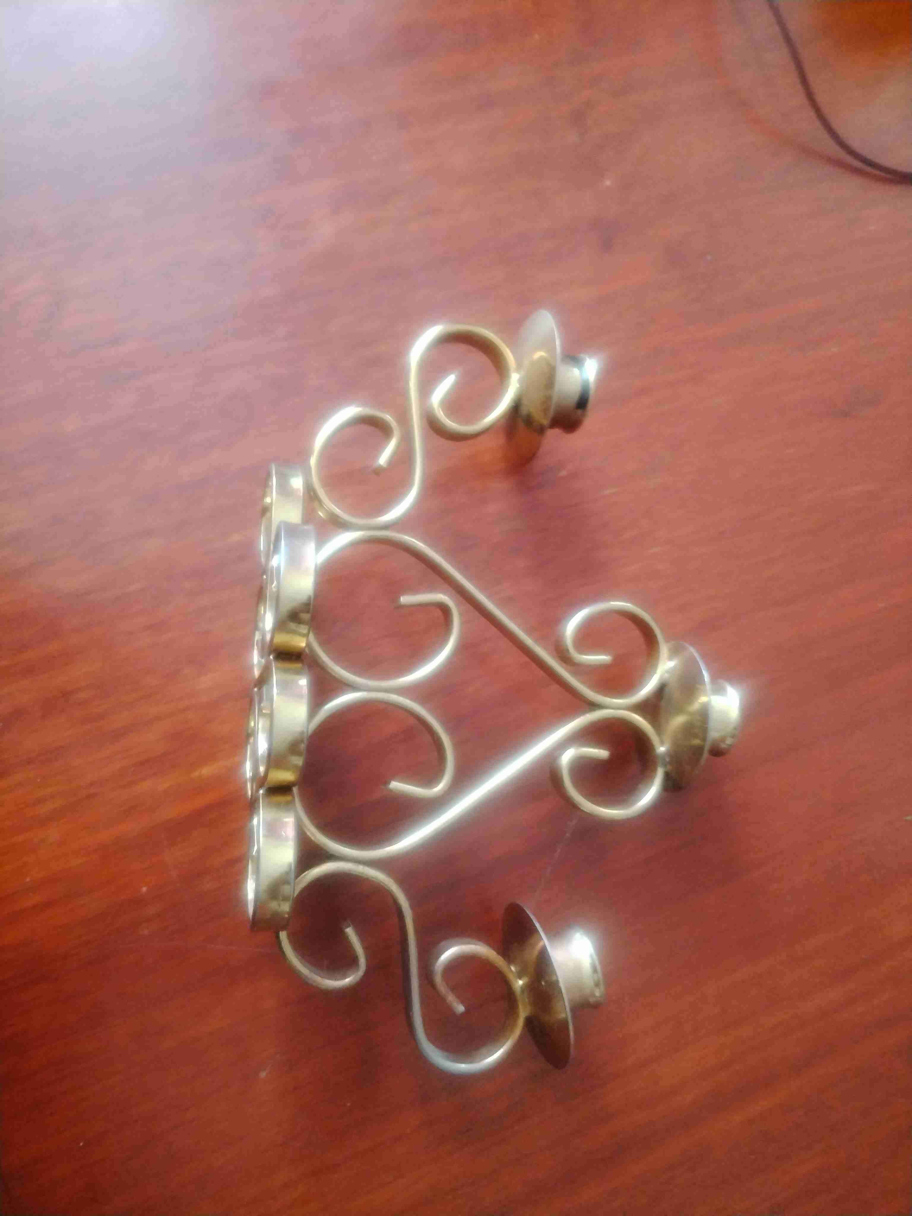 Candelabro de metal dorado - miniatura 6