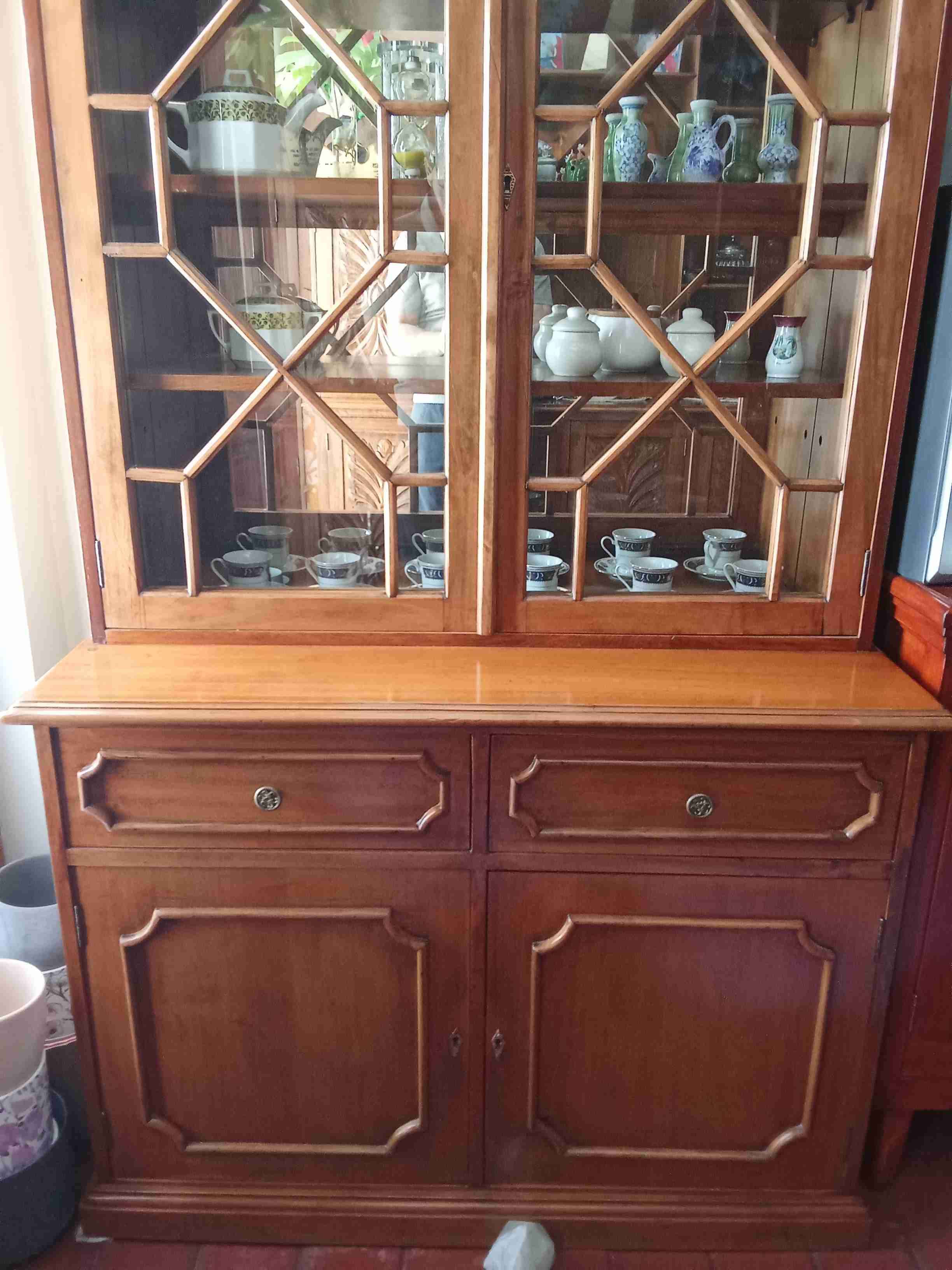 Vitrina de madera clásica - miniatura 2