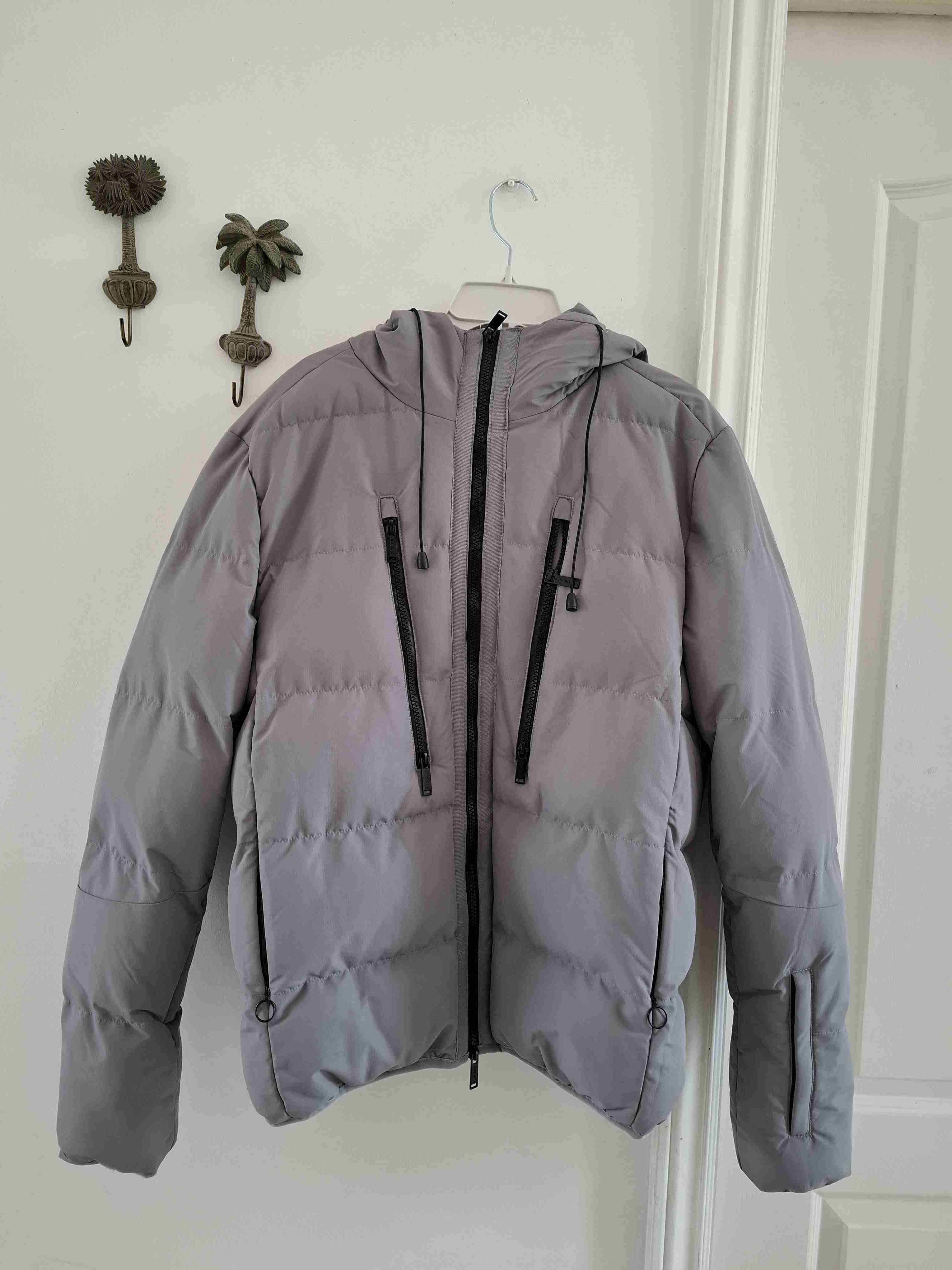 Chaqueta acolchada gris con capucha - miniatura 4