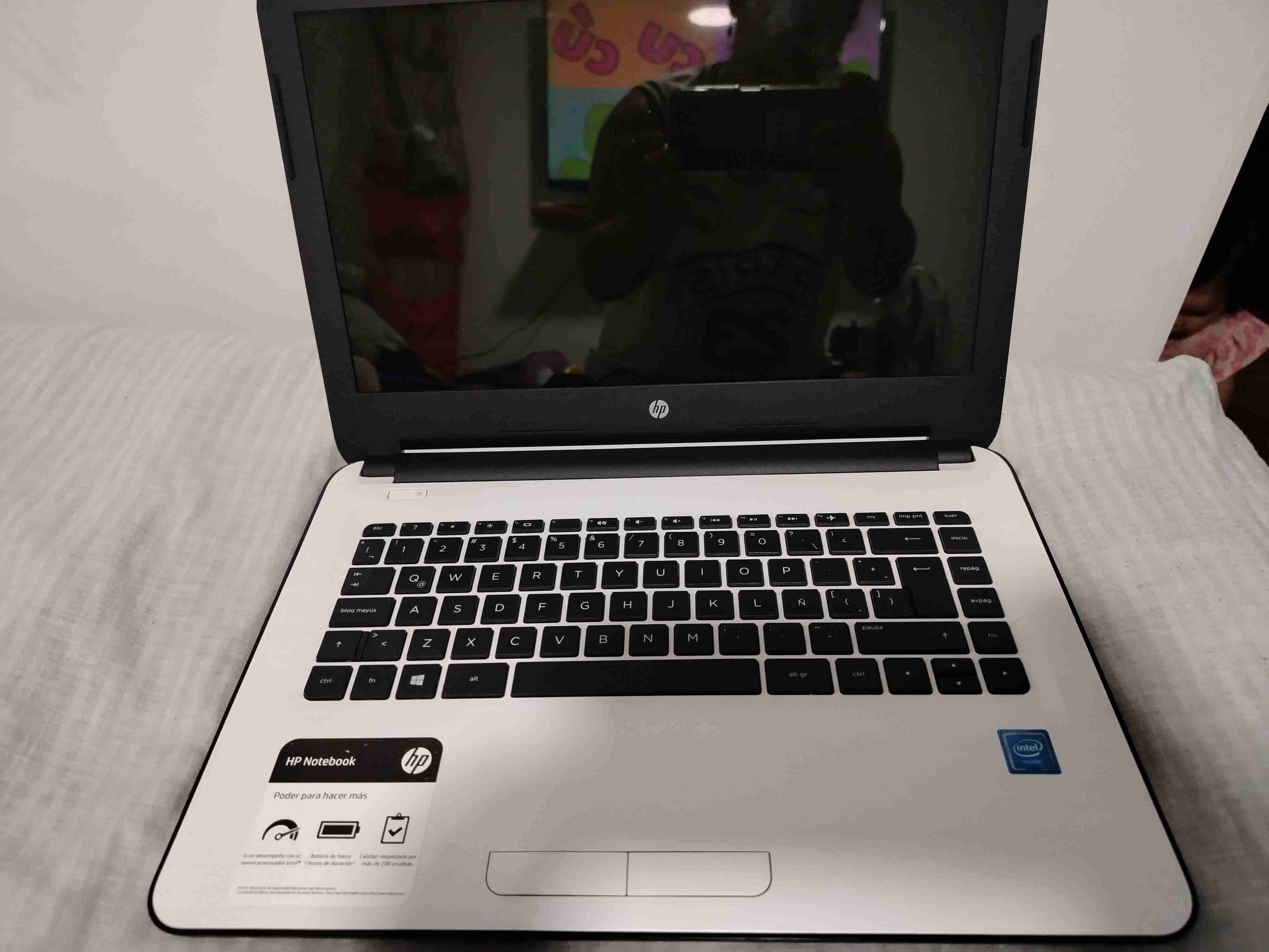 Notebook HP Celeron N3060 2GB RAM - miniatura 2