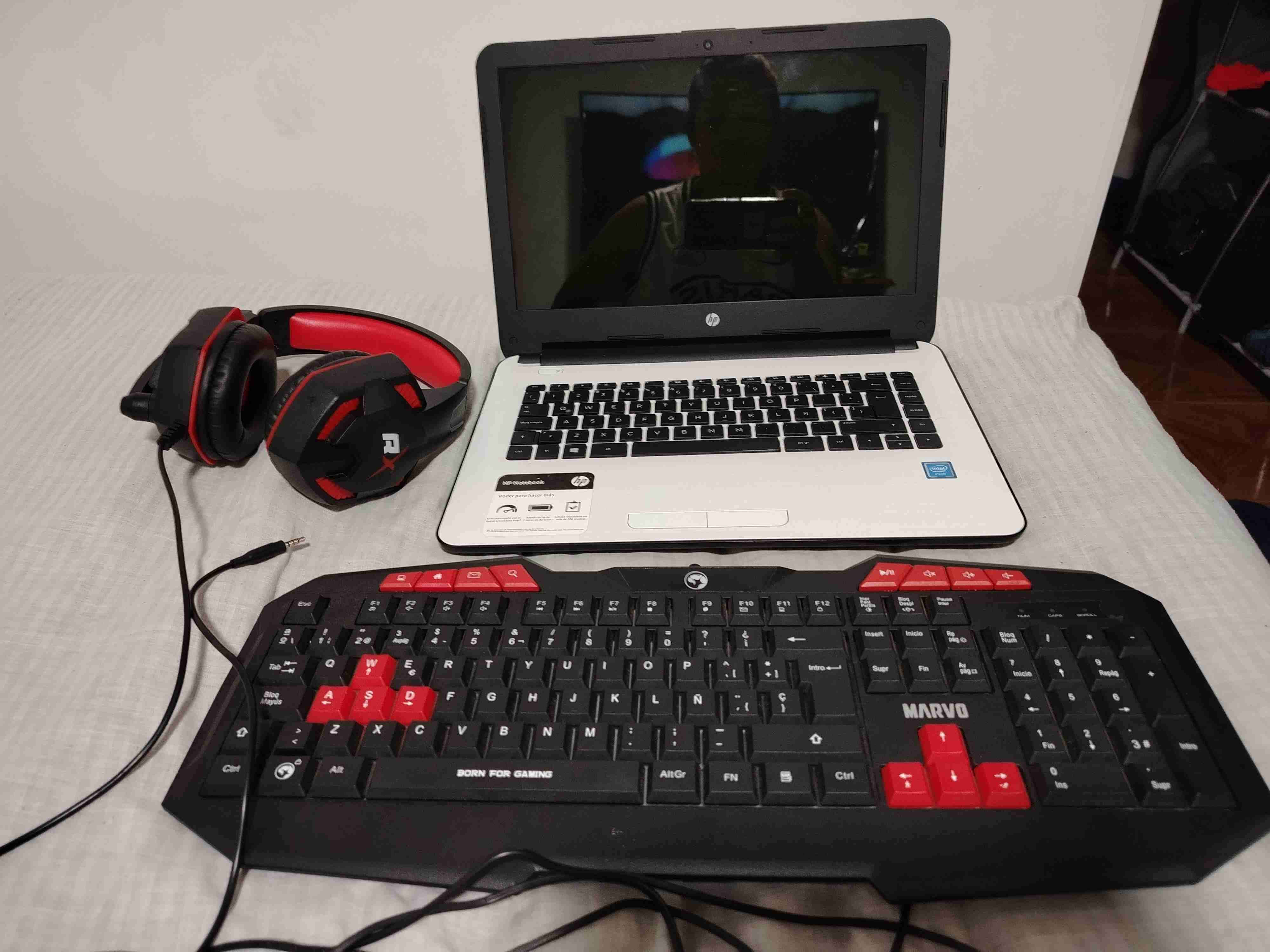 Notebook HP Celeron N3060 2GB RAM - miniatura 3