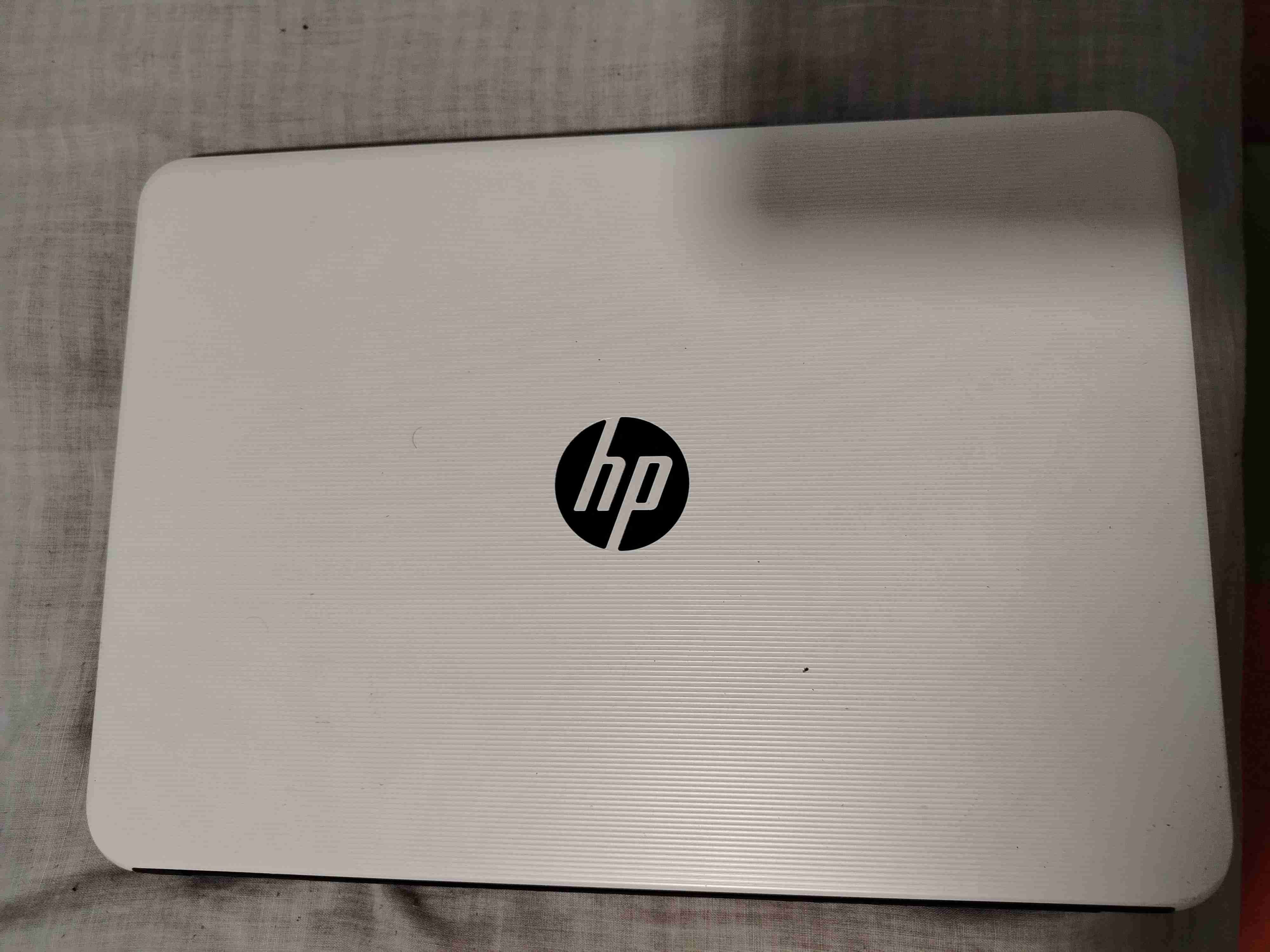 Notebook HP Celeron N3060 2GB RAM - miniatura 4