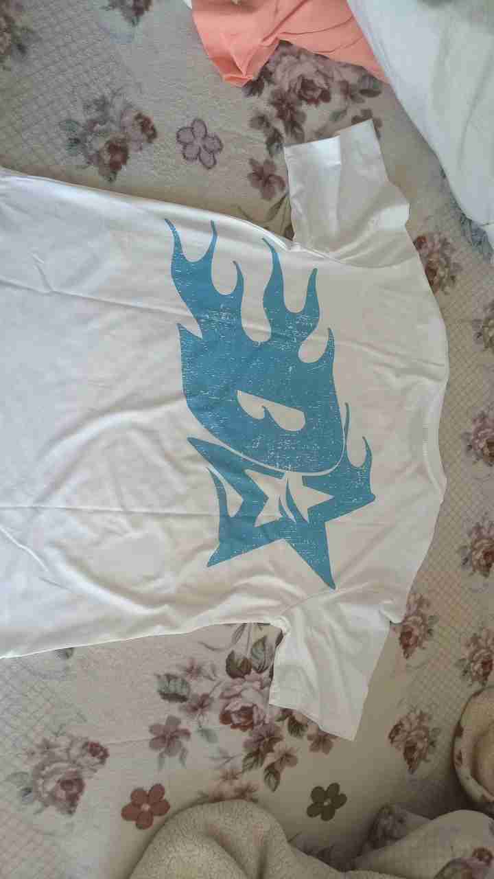 Polera blanca estampada talle S - miniatura 2