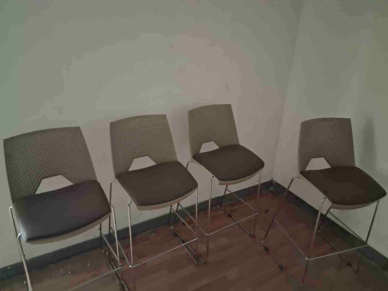 Set de sillas altas modernas