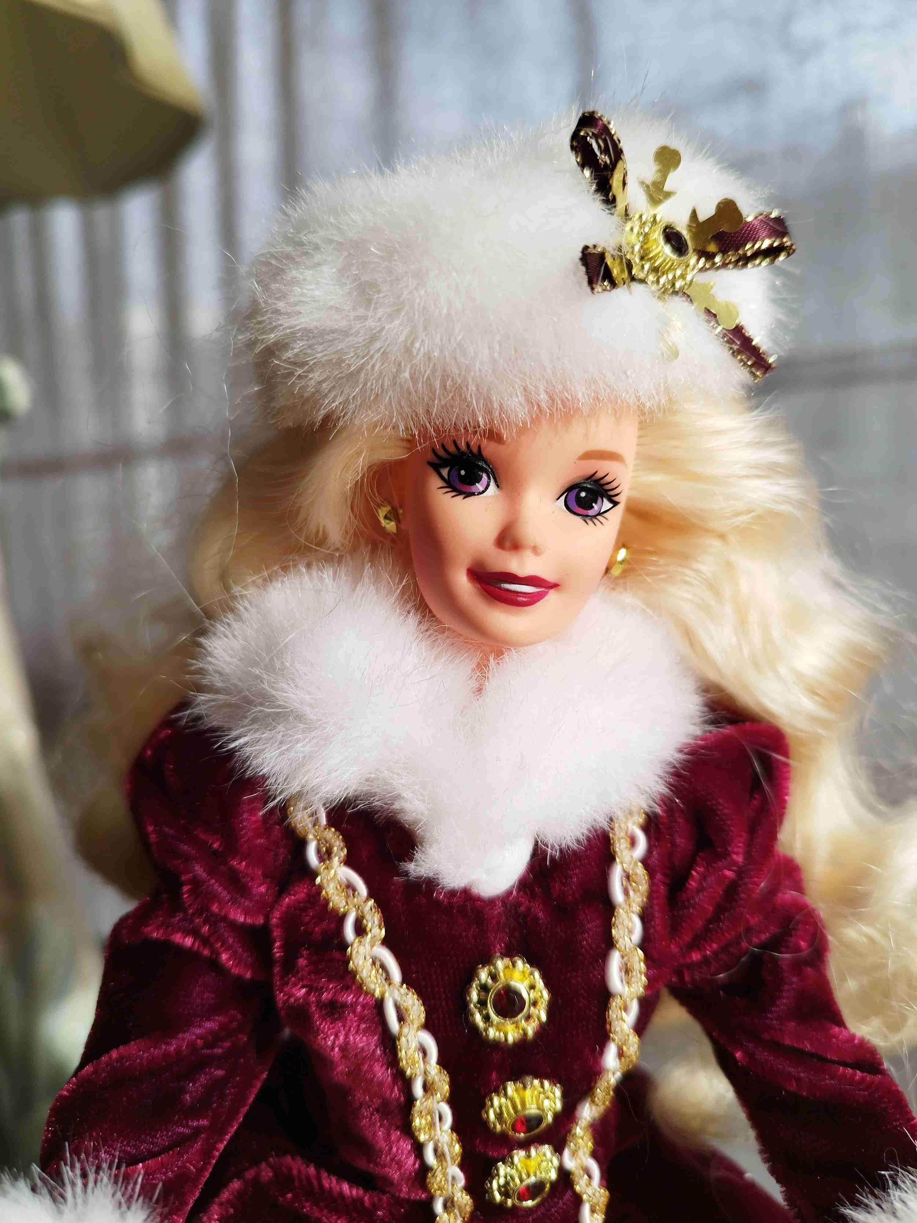 Barbie Edición Muñeca de colección con vestido roj - miniatura 4