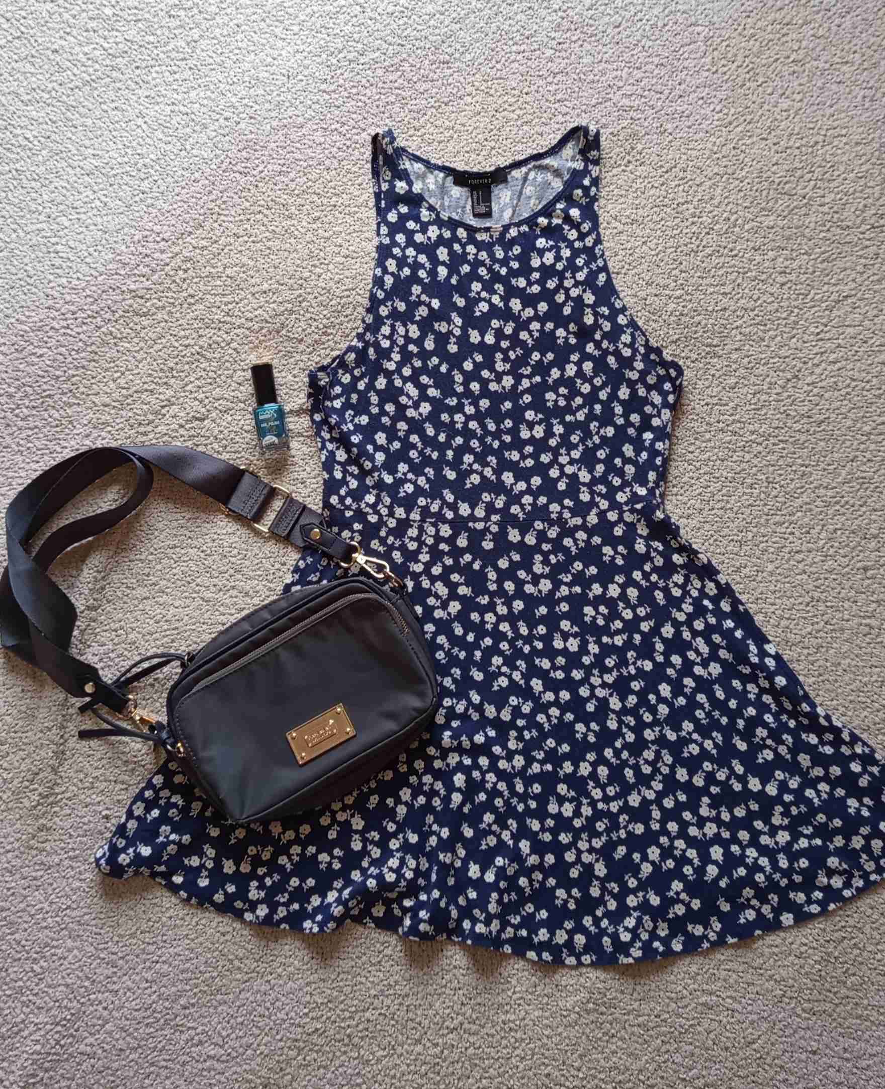 Vestido azul de flores