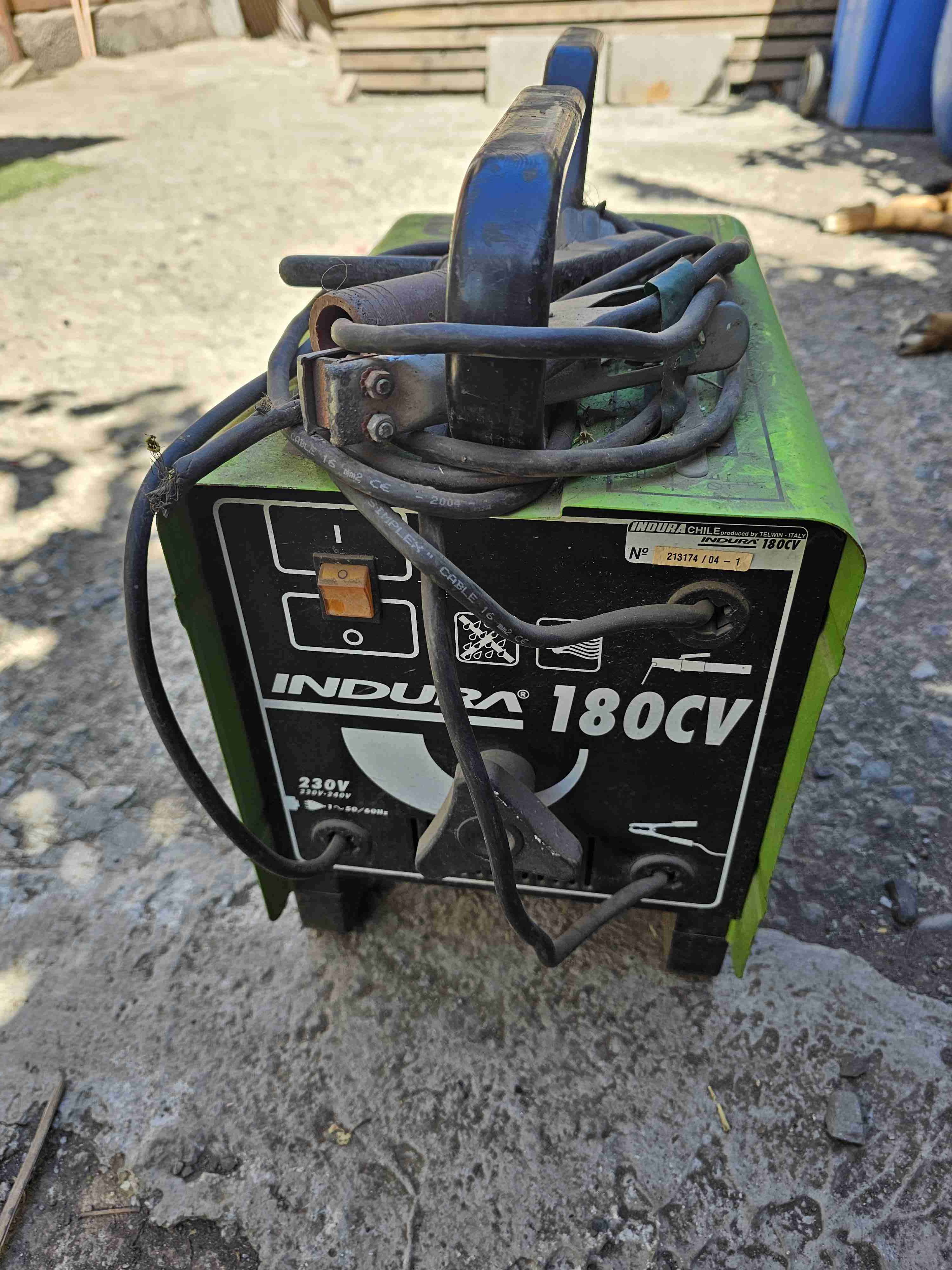 Soldadora Indura 180CV usada