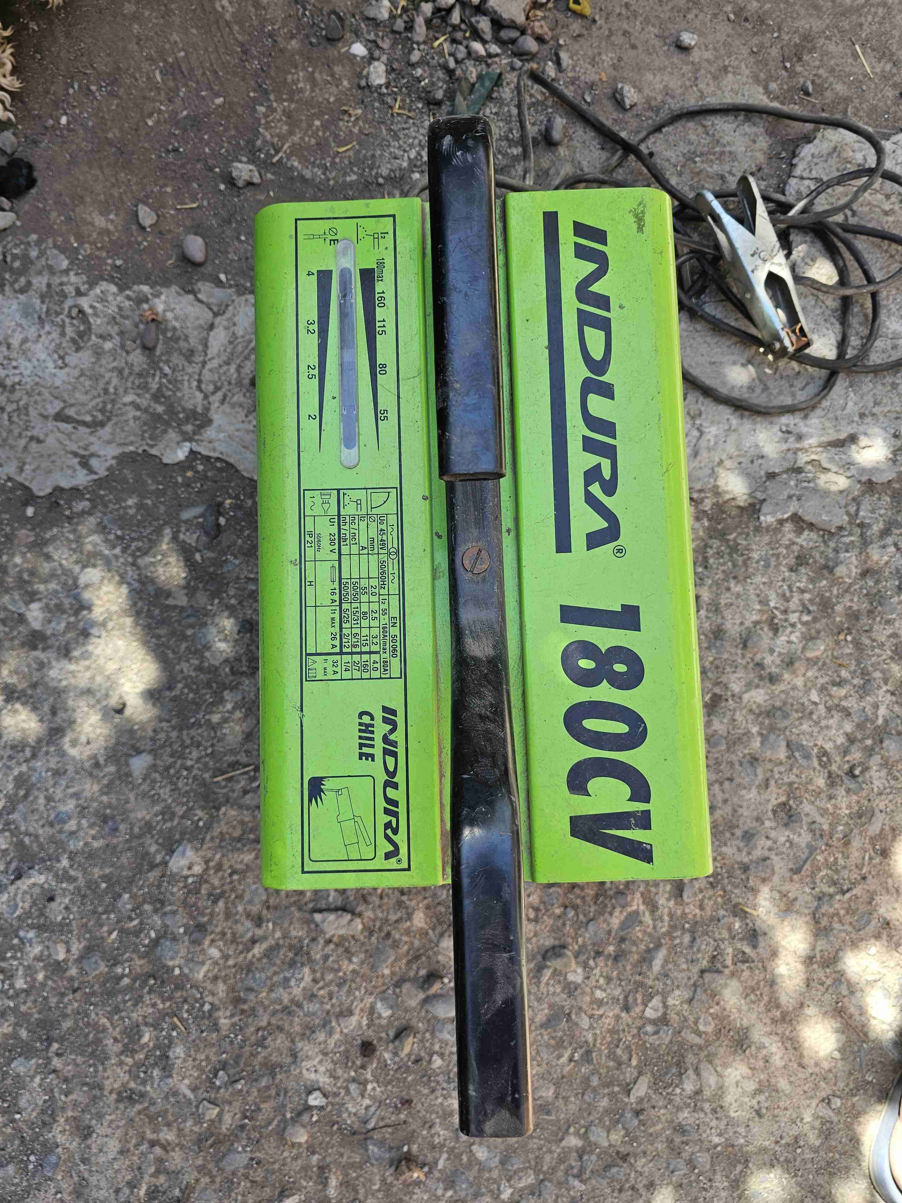 Soldadora Indura 180CV usada - miniatura 2