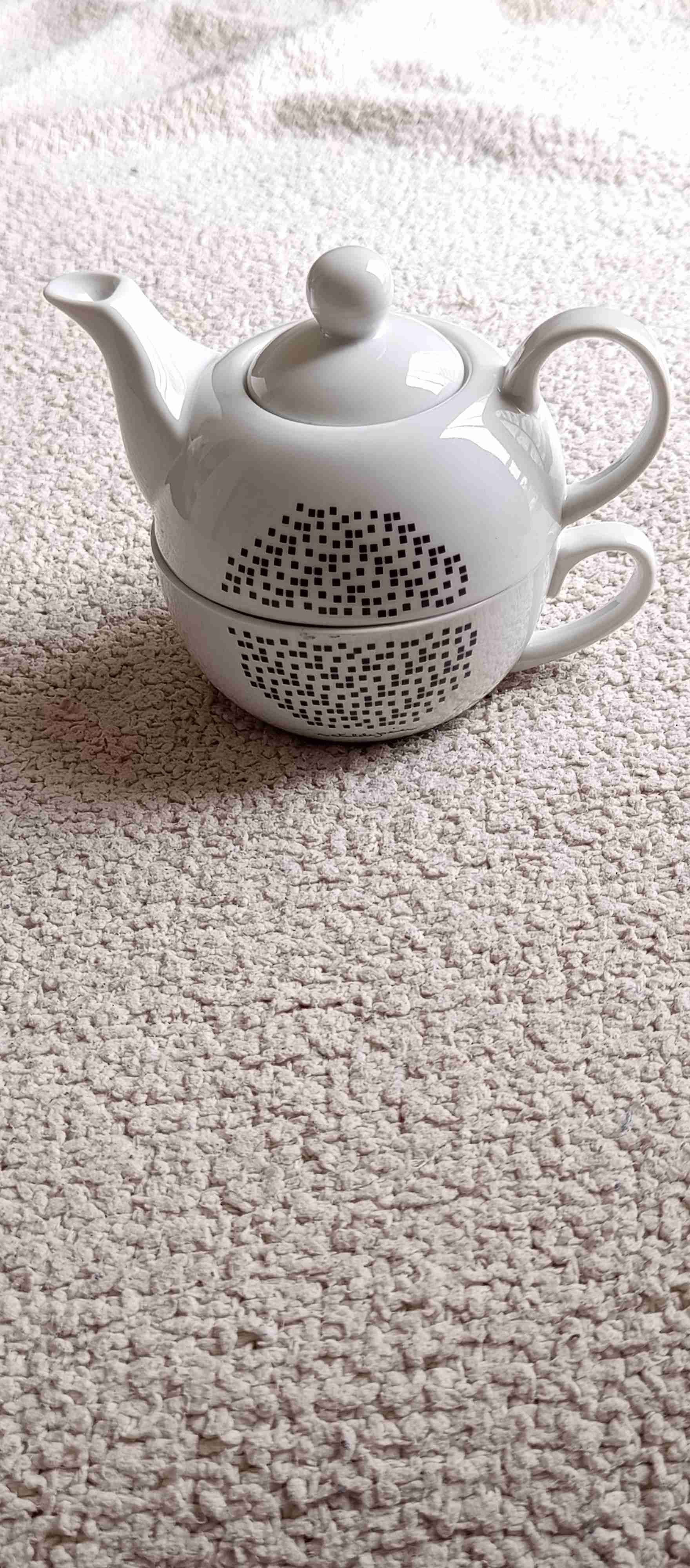 Tetera y taza de cerámica blanca - miniatura 3