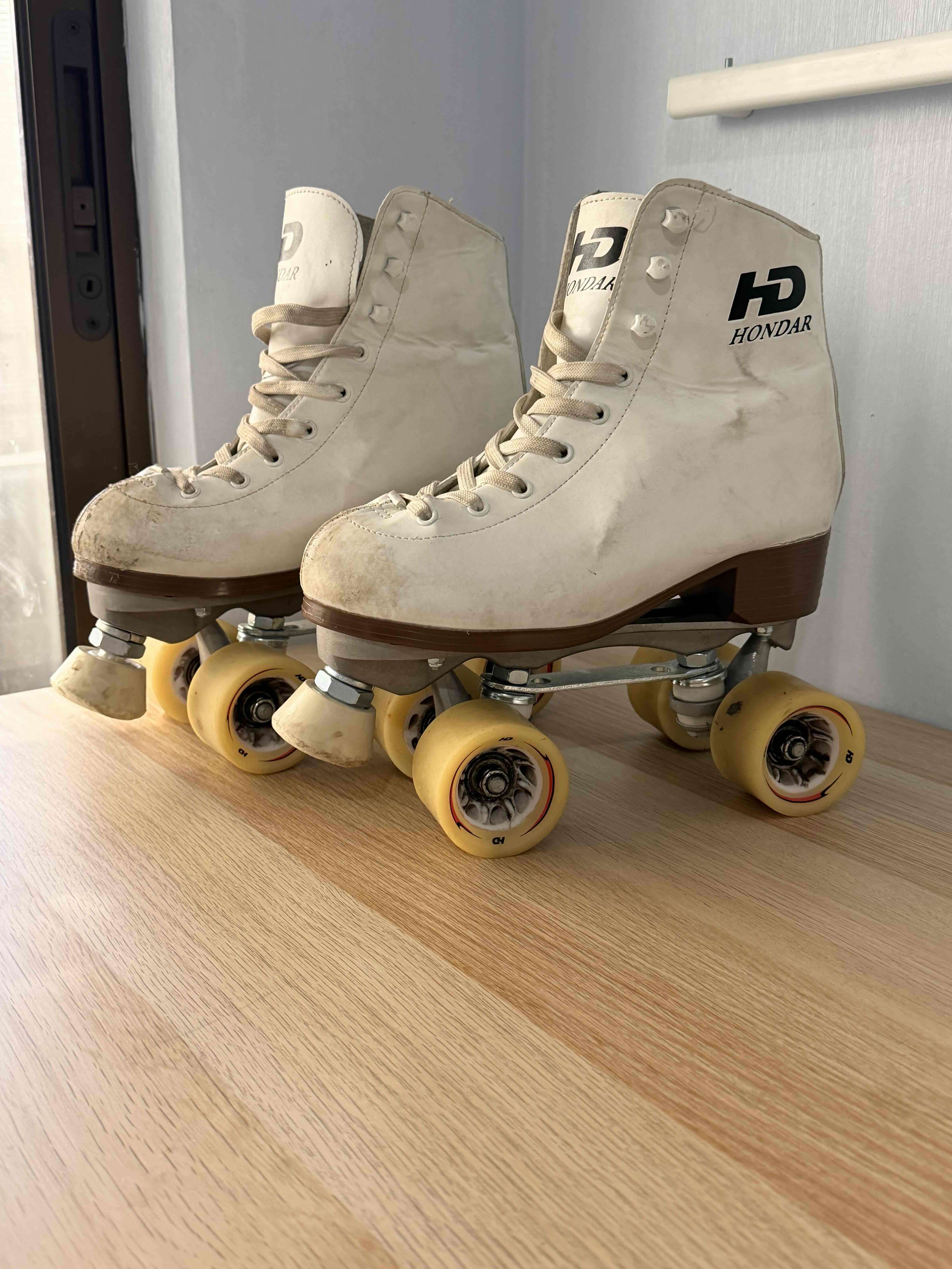 Patines de 4 ruedas Hondar blancos talla 39 - miniatura 2