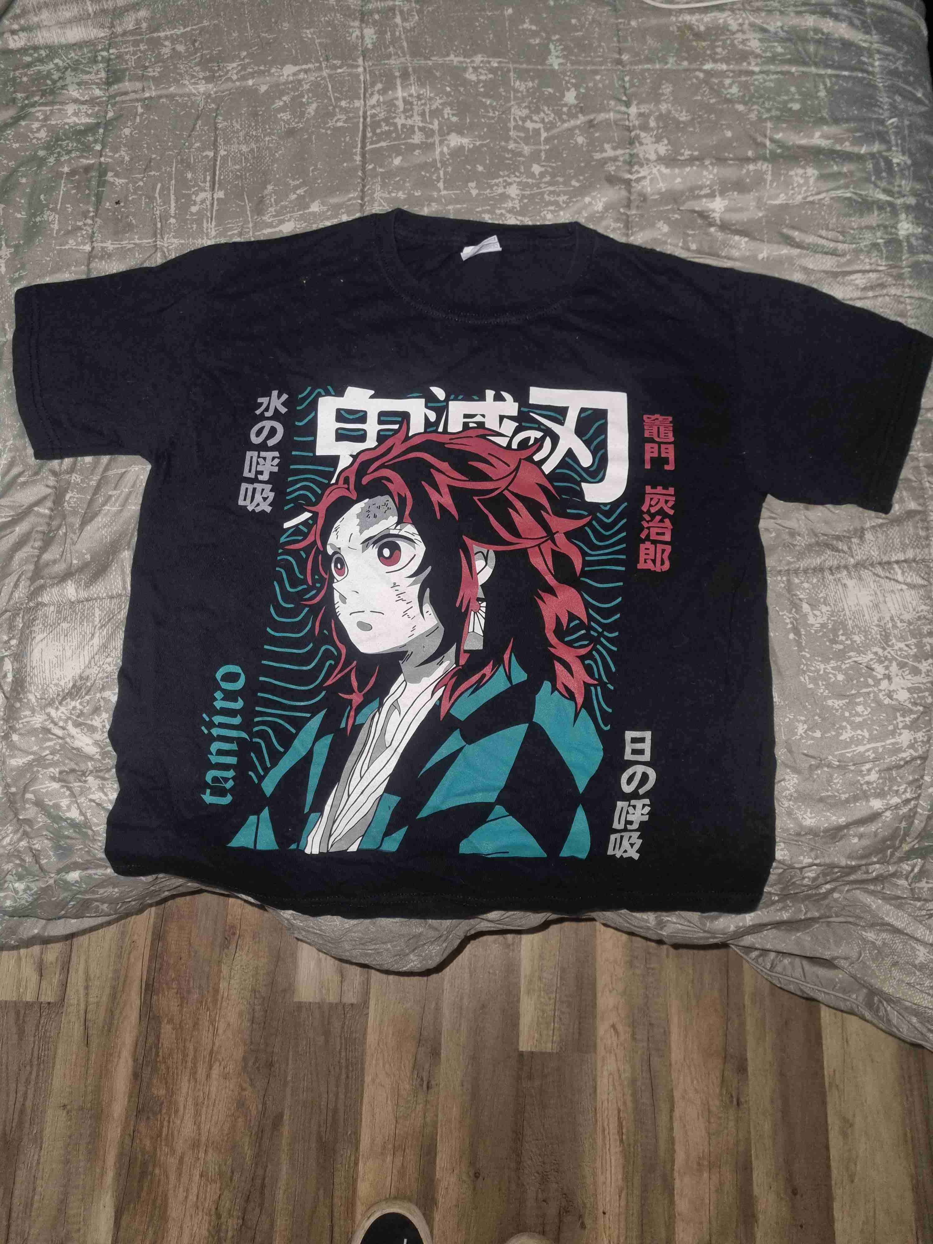 Polera negra Kimetsu no Yaiba