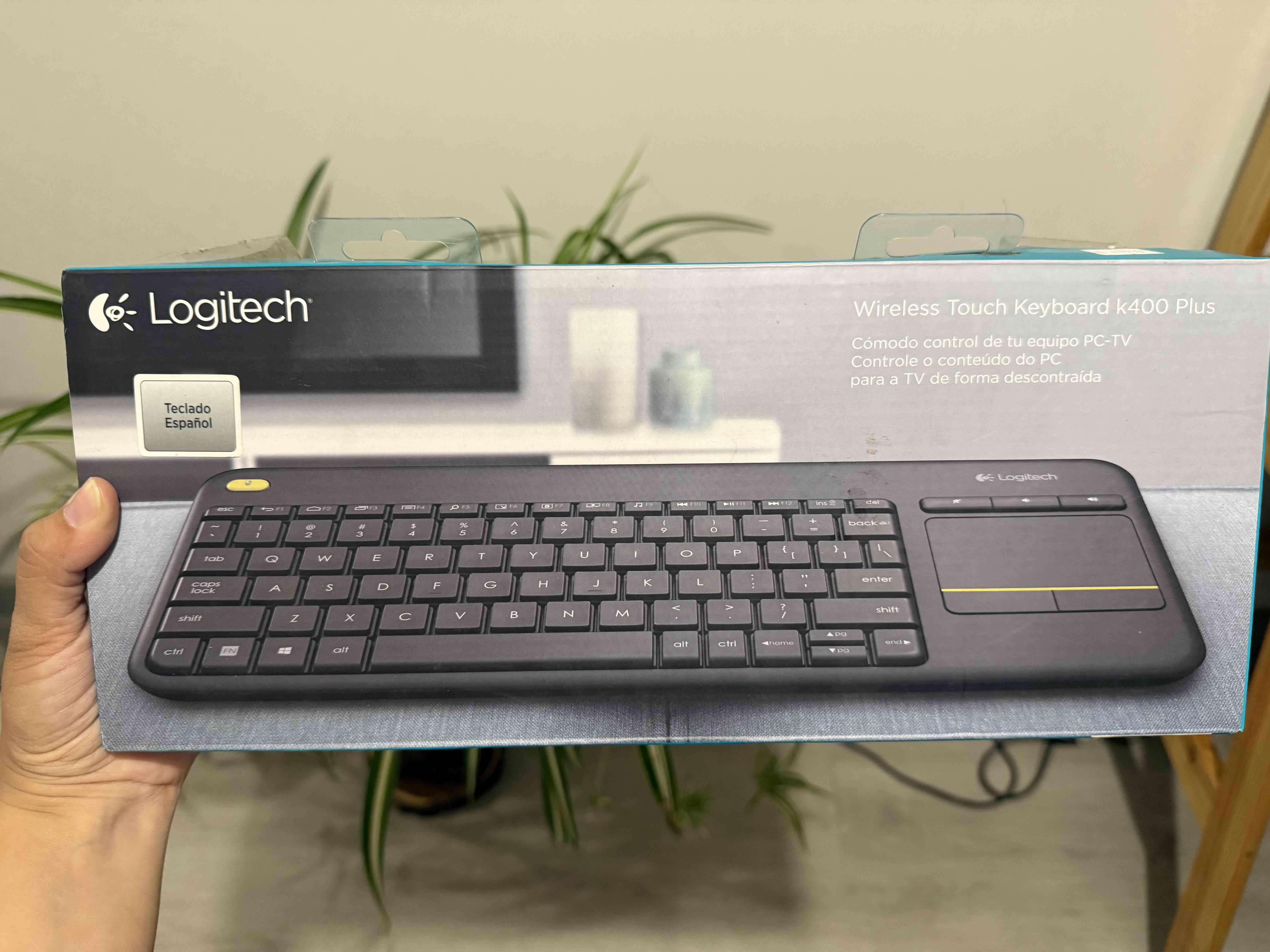 Teclado inalámbrico Logitech K400 Plus - miniatura 2