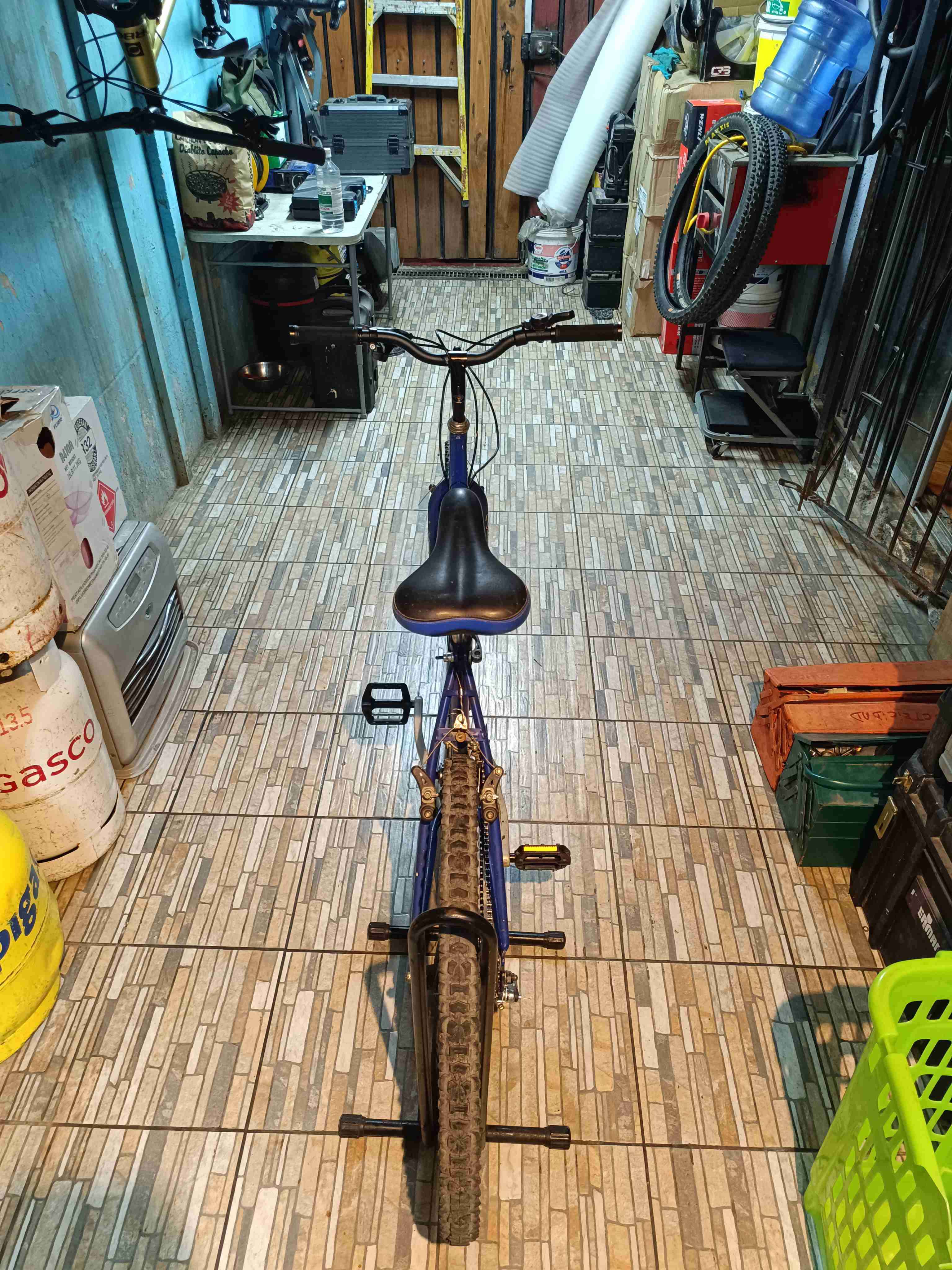 Bicicleta de ciudad azul - miniatura 6