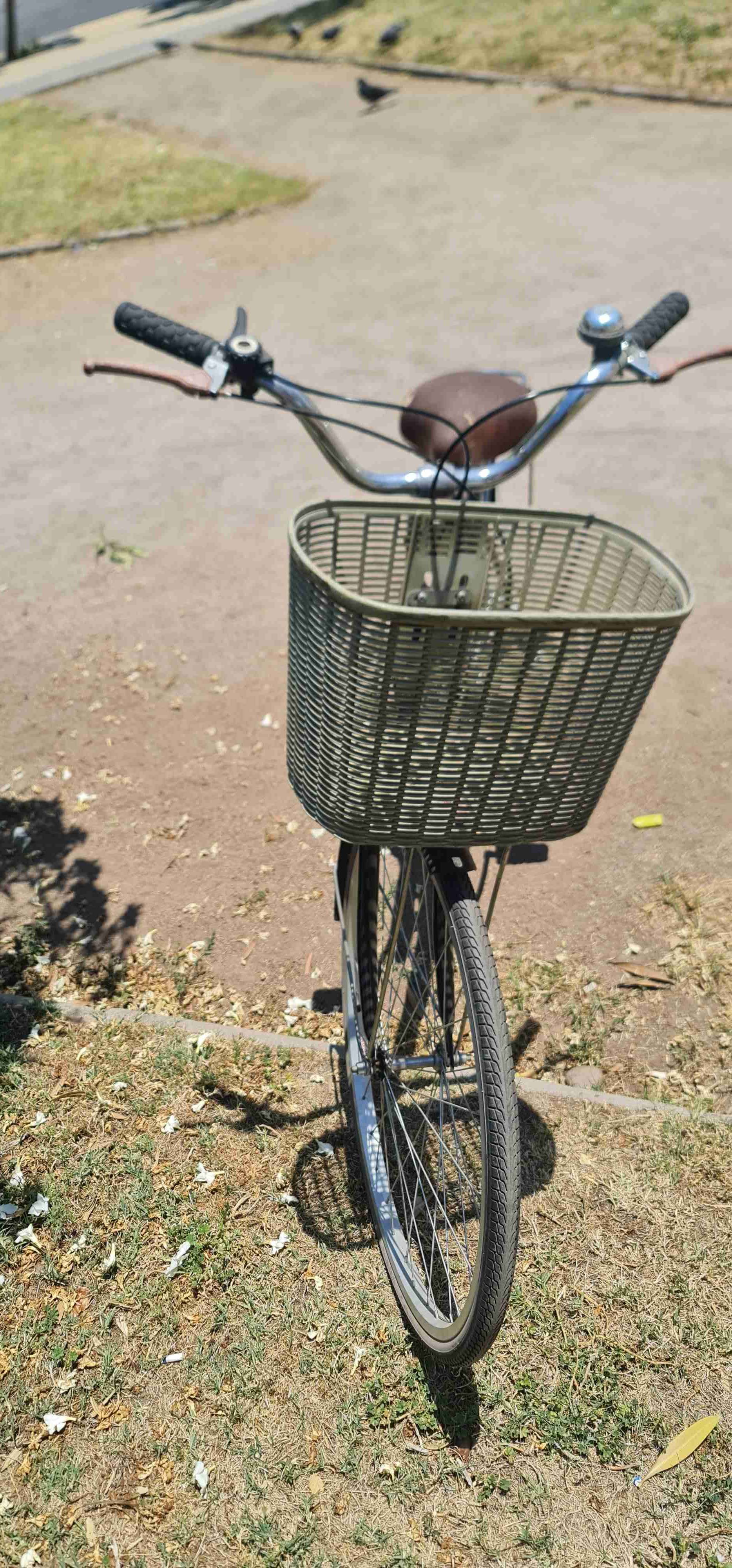 Bicicleta urbana con canastillo - miniatura 5